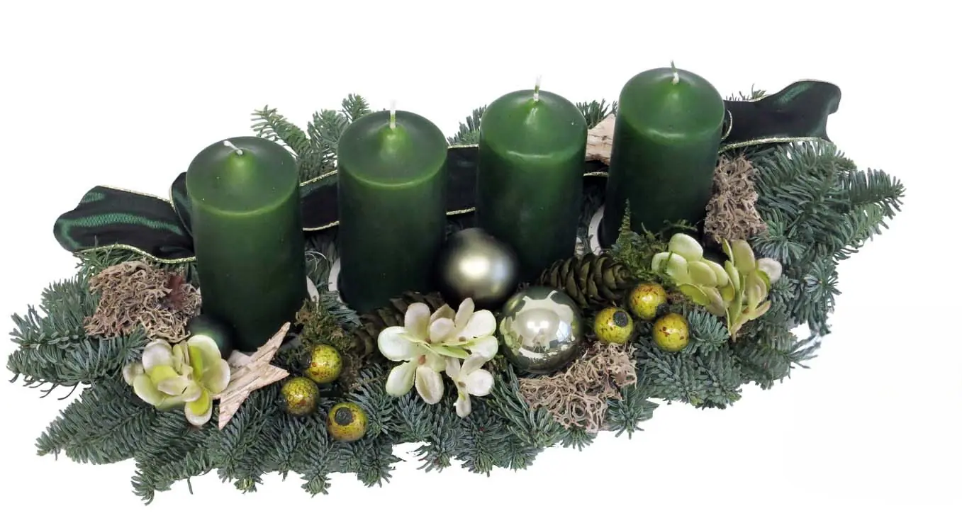 Adventsgesteck mit 4 grünen Kerzen L 45 x B 15 x H 21