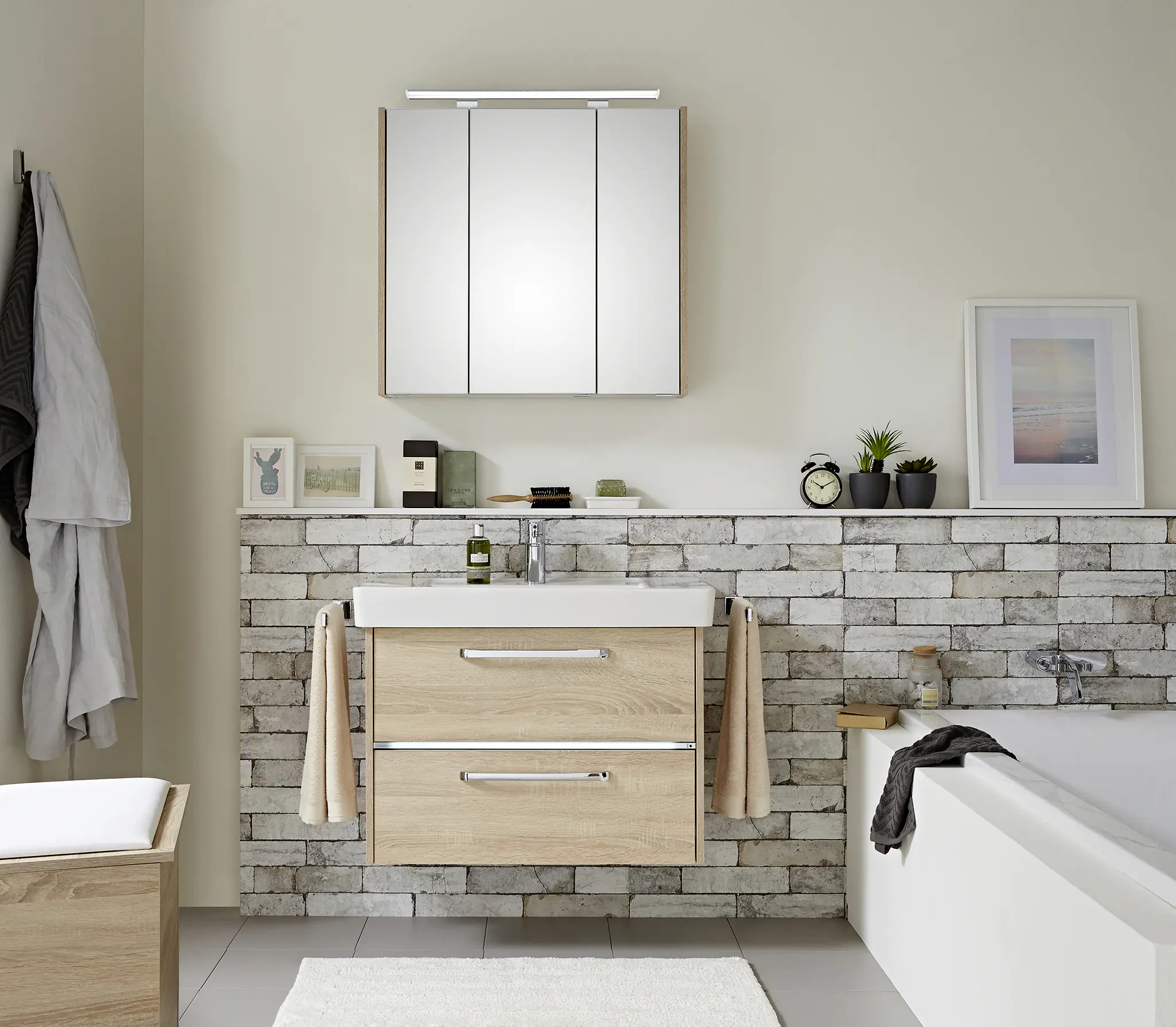 Primaster Badmöbelset Berlin eiche 80 cm LED-Leuchten, Keramikwaschtisch