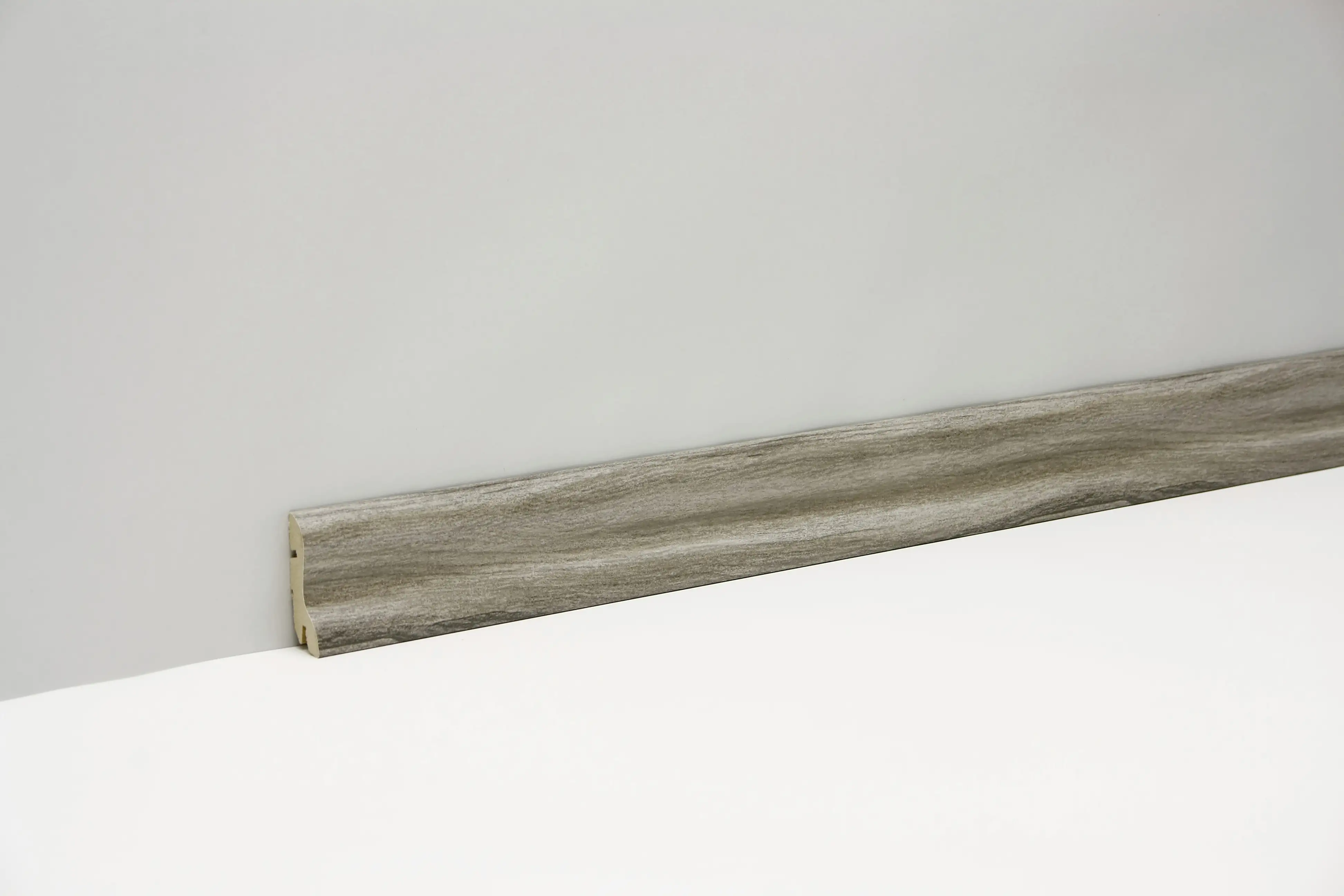 Classen Clip-Fußleiste 240 cm 40 x 20 mm Spaltholz