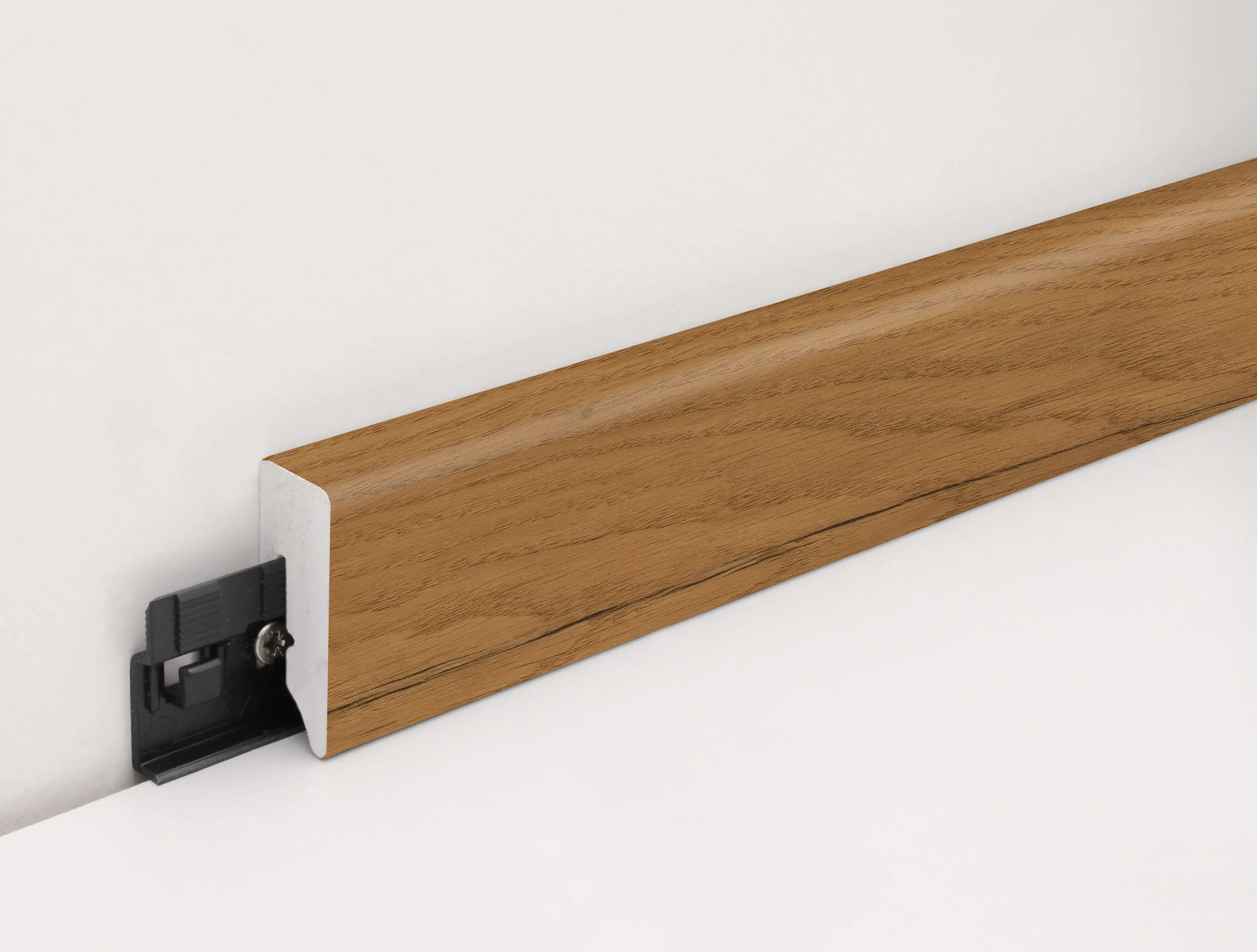 FN Neuhofer Fußleiste 240 cm 38,5 x 15 mm Eiche bordeaux foliert