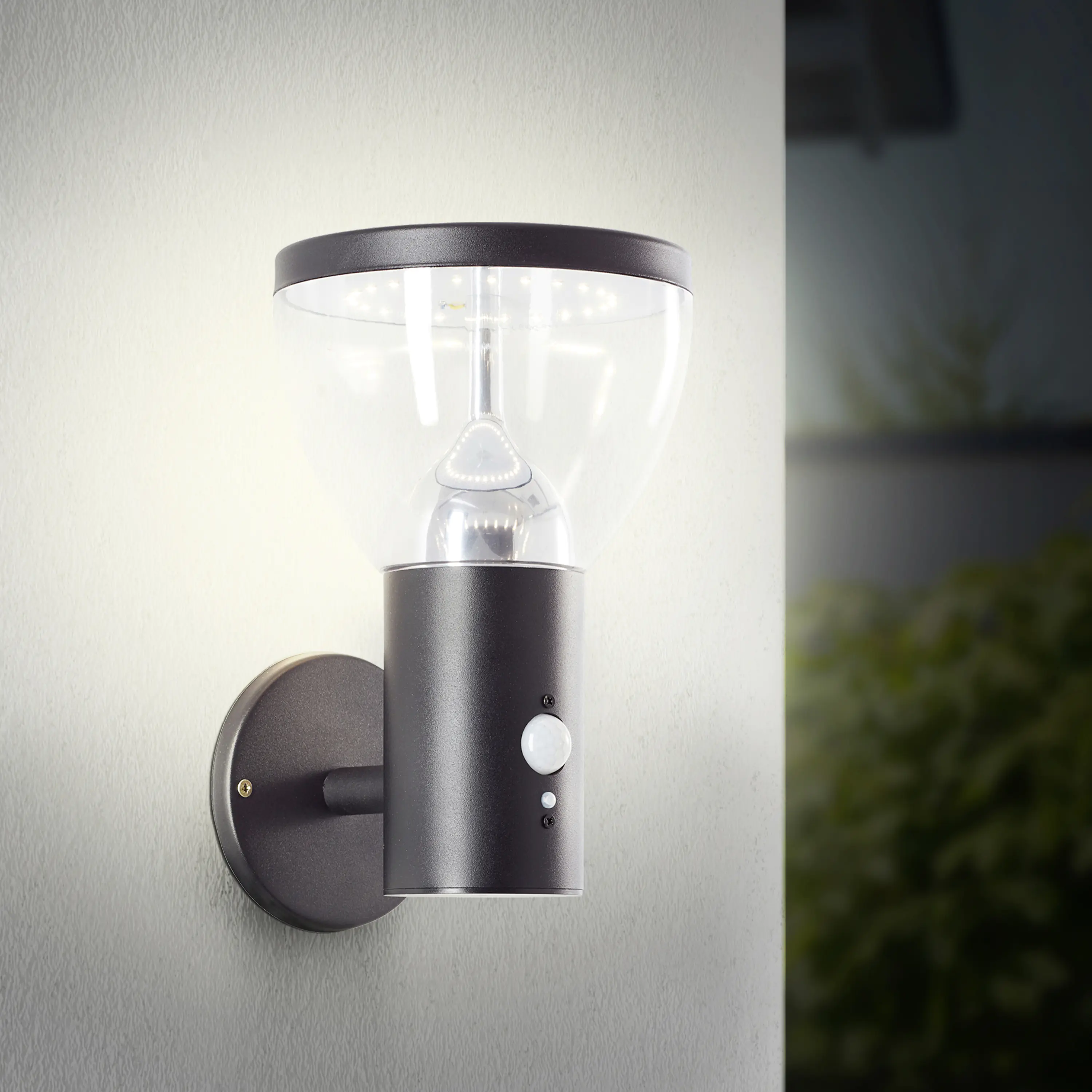 Brilliant Solar-Außenwandleuchte Tulip 3W warmweiß Bewegungsmelder Brilliant Solar-Außenwandleuchte Tulip 3W warmweiß Bewegungsmelder