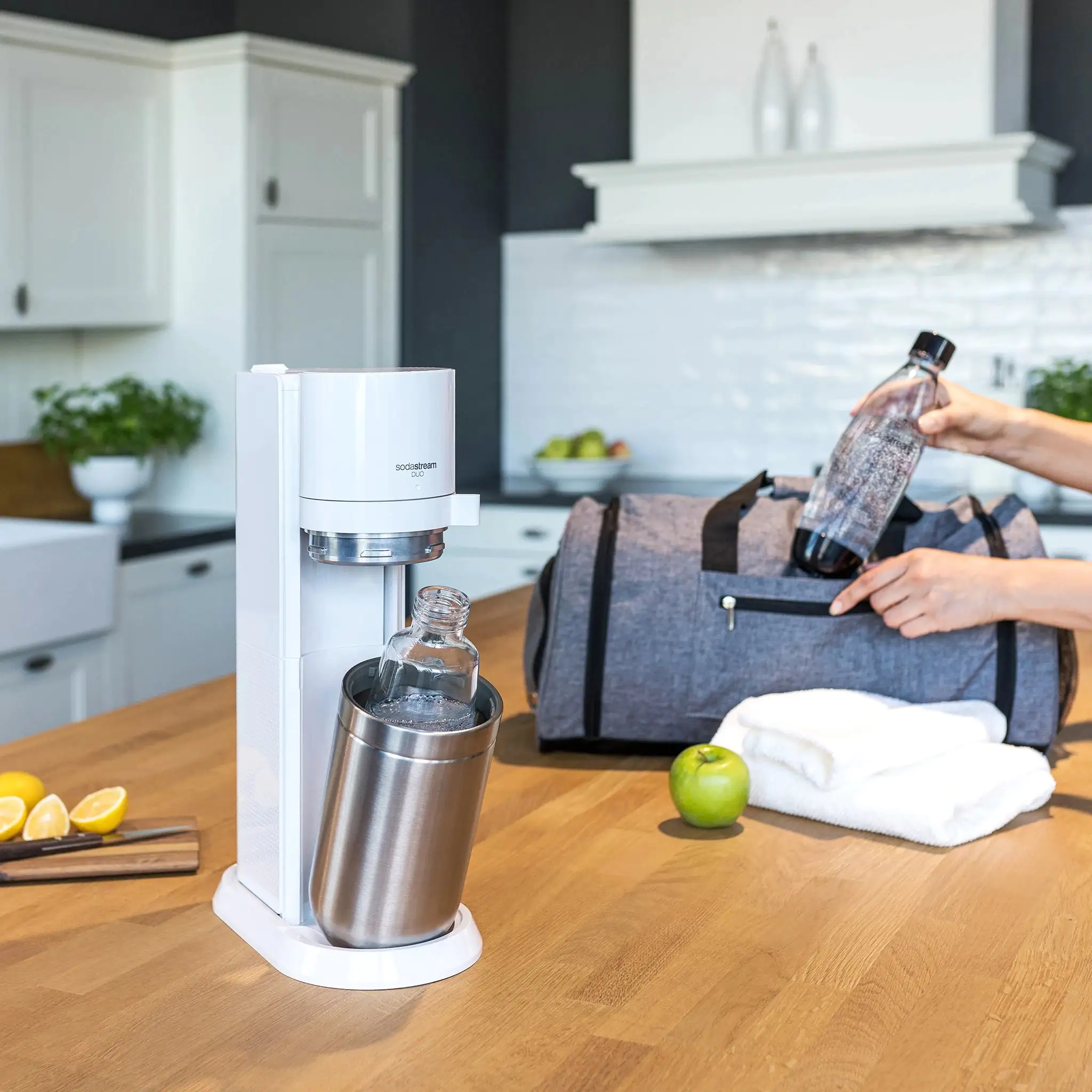 Sodastream Trinkwassersprudler Duo weiß für Glas- und PET-Flasche Sodastream Trinkwassersprudler Duo weiß für Glas- und PET-Flasche