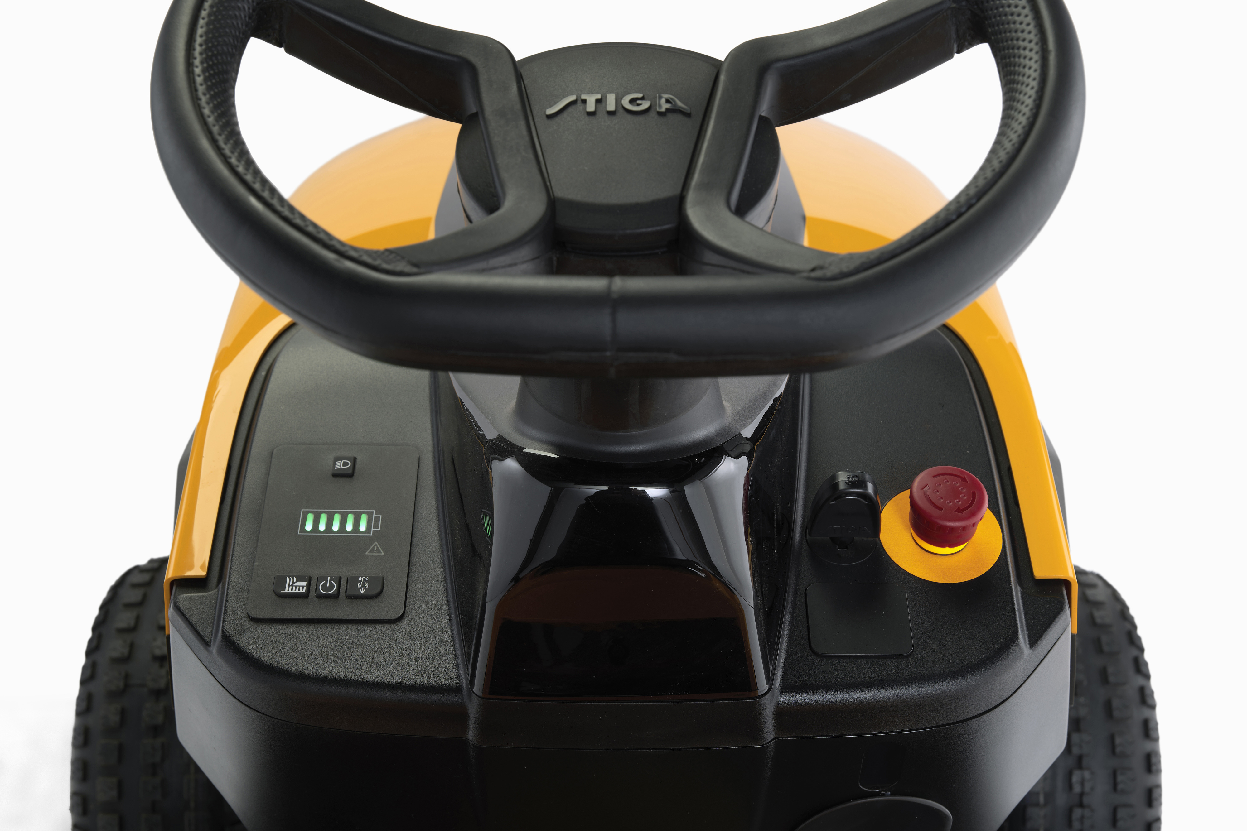 Stiga Akku Rasentraktor Estate 384e, 48 V, 84 cm Schnittbreite, inkl. Mulchkit & Anhängerkupplung