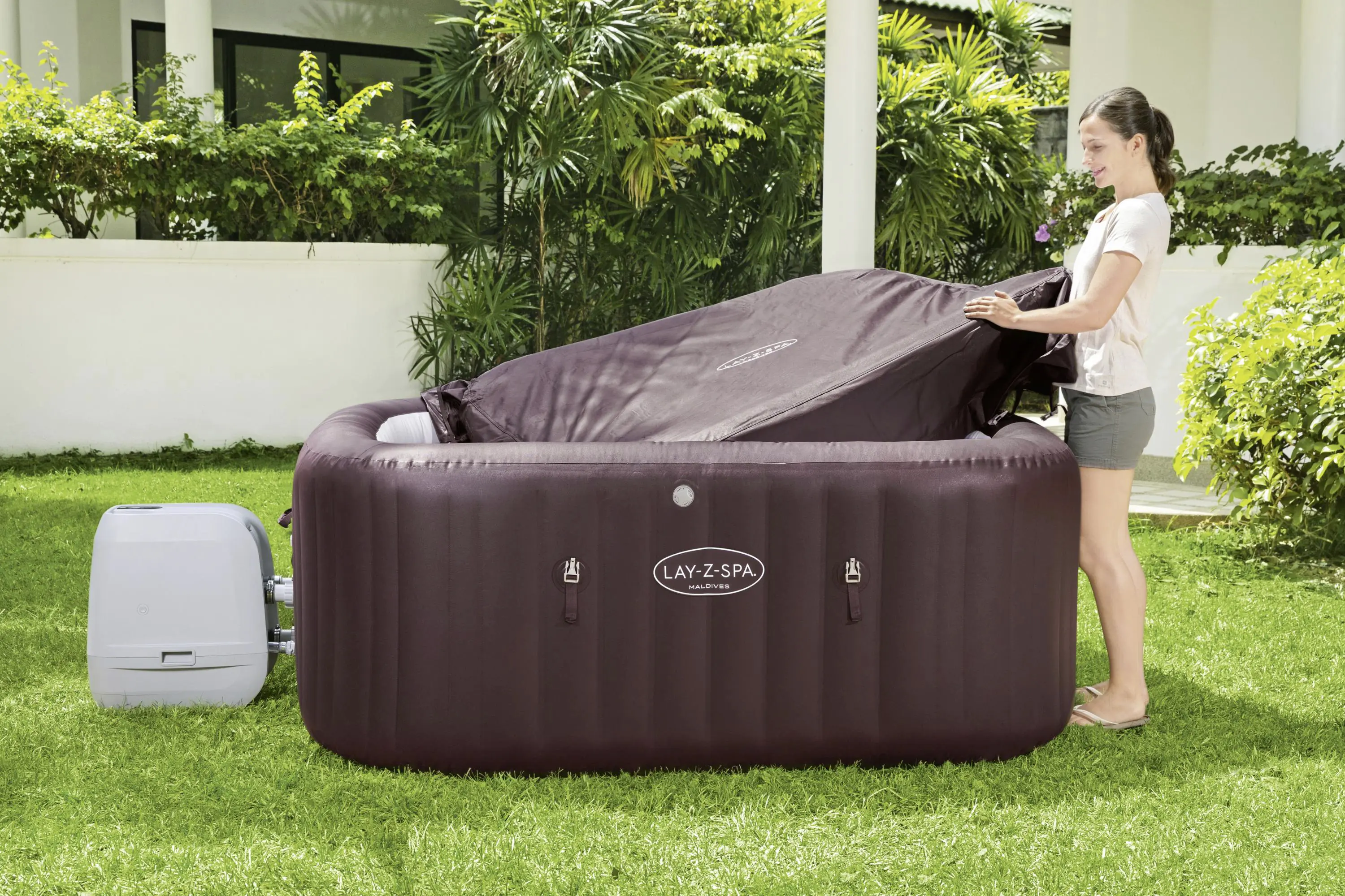 Bestway LAY-Z-SPA Maldives HydroJet Pro für bis zu 7 Personen Bestway LAY-Z-SPA Maldives HydroJet Pro für bis zu 7 Personen