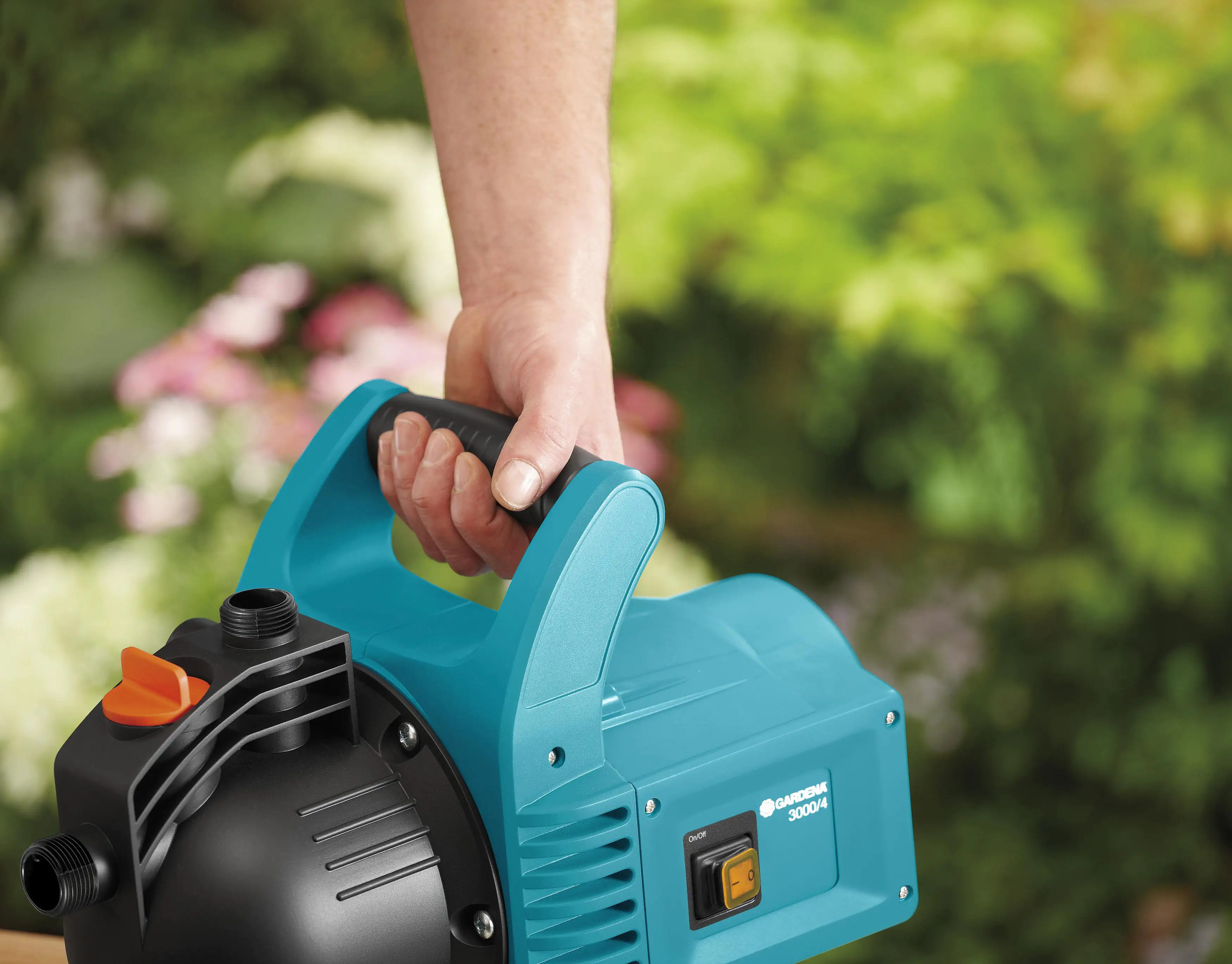 Gardena Gartenpumpe 3000/4 max. Fördermenge: 3.100 l/h, 600 W Gardena Gartenpumpe 3000/4 max. Fördermenge: 3.100 l/h, 600 W