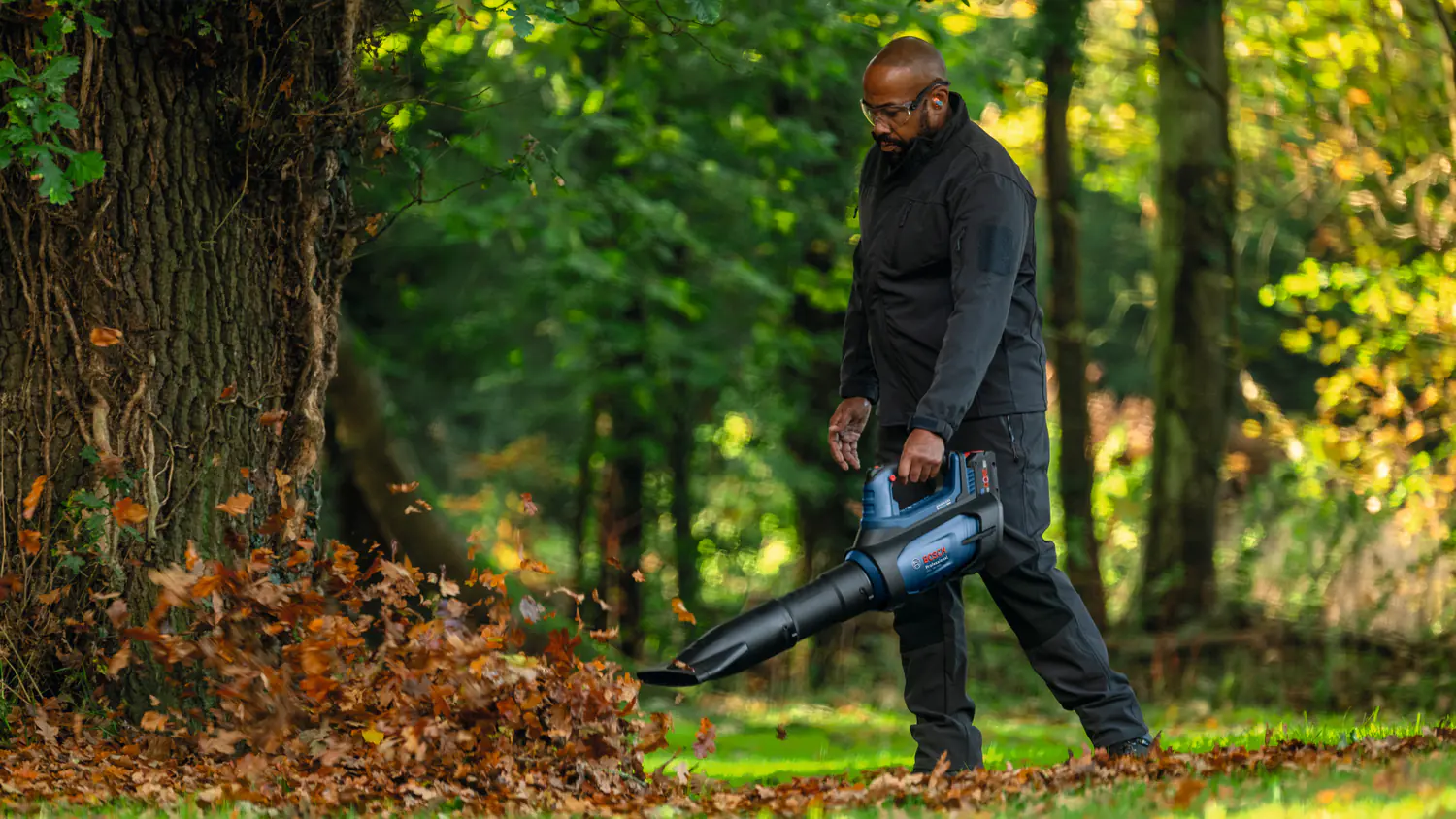 Bosch Professional Akku-Laubbläser GBL 18V-800 Solo