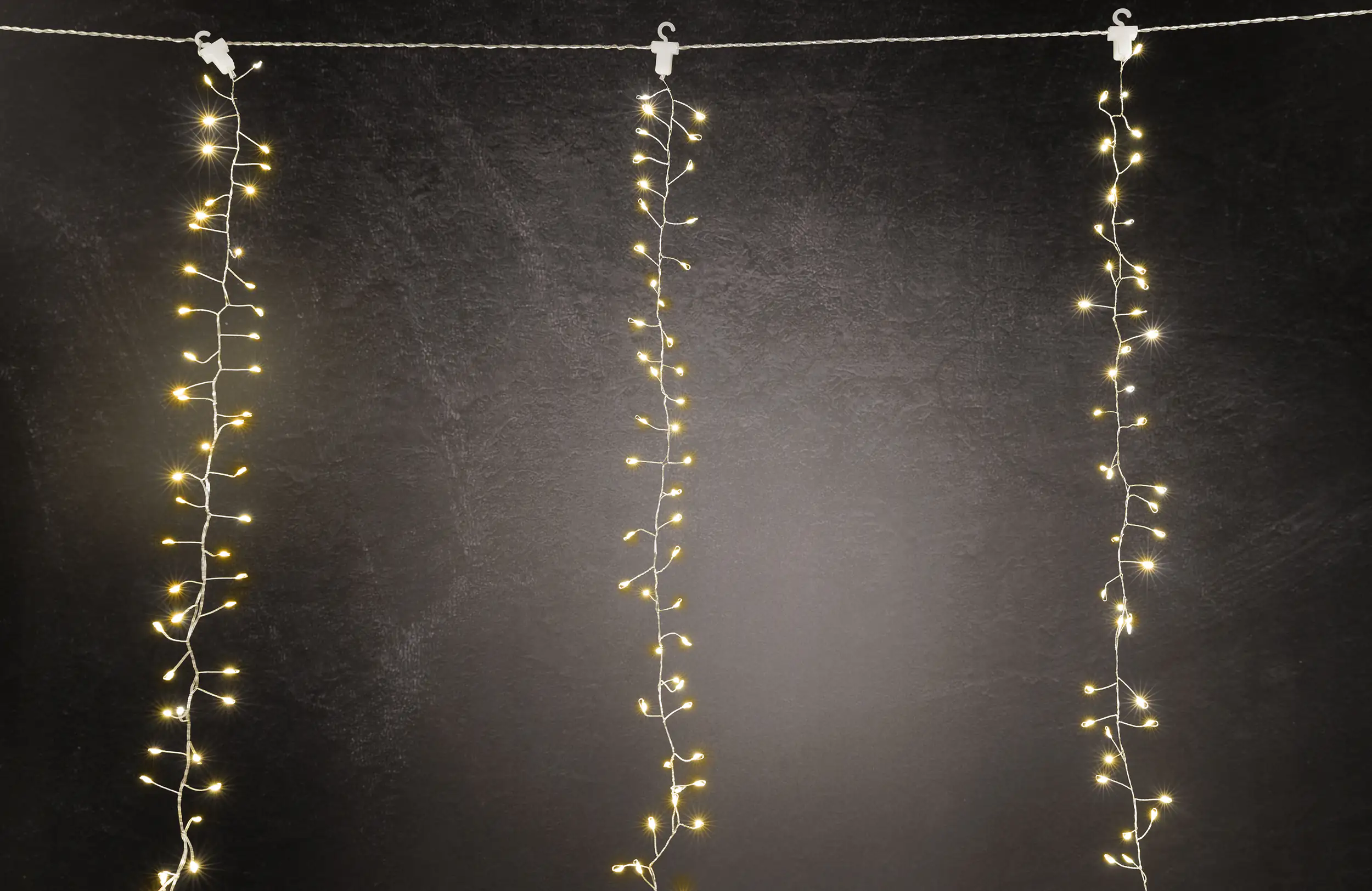 TrendLine LED-Lichtervorhang Mini Außen 1,5 x 1 m warmweiß mit Timer TrendLine LED-Lichtervorhang Mini Außen 1,5 x 1 m warmweiß mit Timer