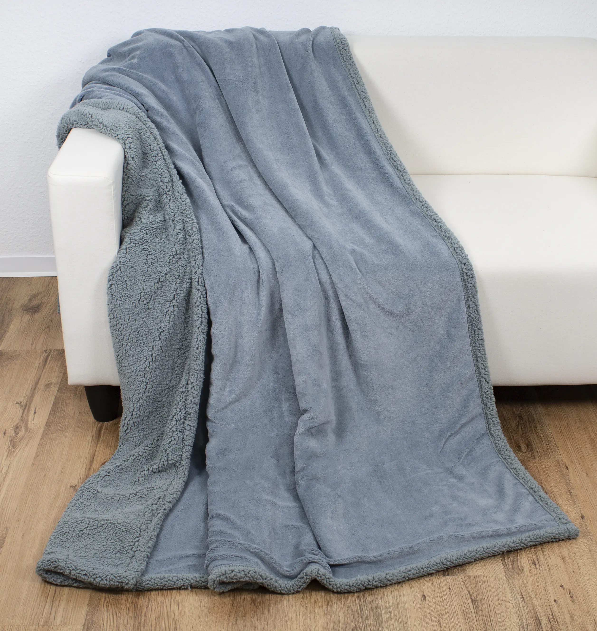 Fleecedecke Coral mit Sherpa-Optik 150 x 200 cm 4-fach sortiert Fleecedecke Coral mit Sherpa-Optik 150 x 200 cm 4-fach sortiert