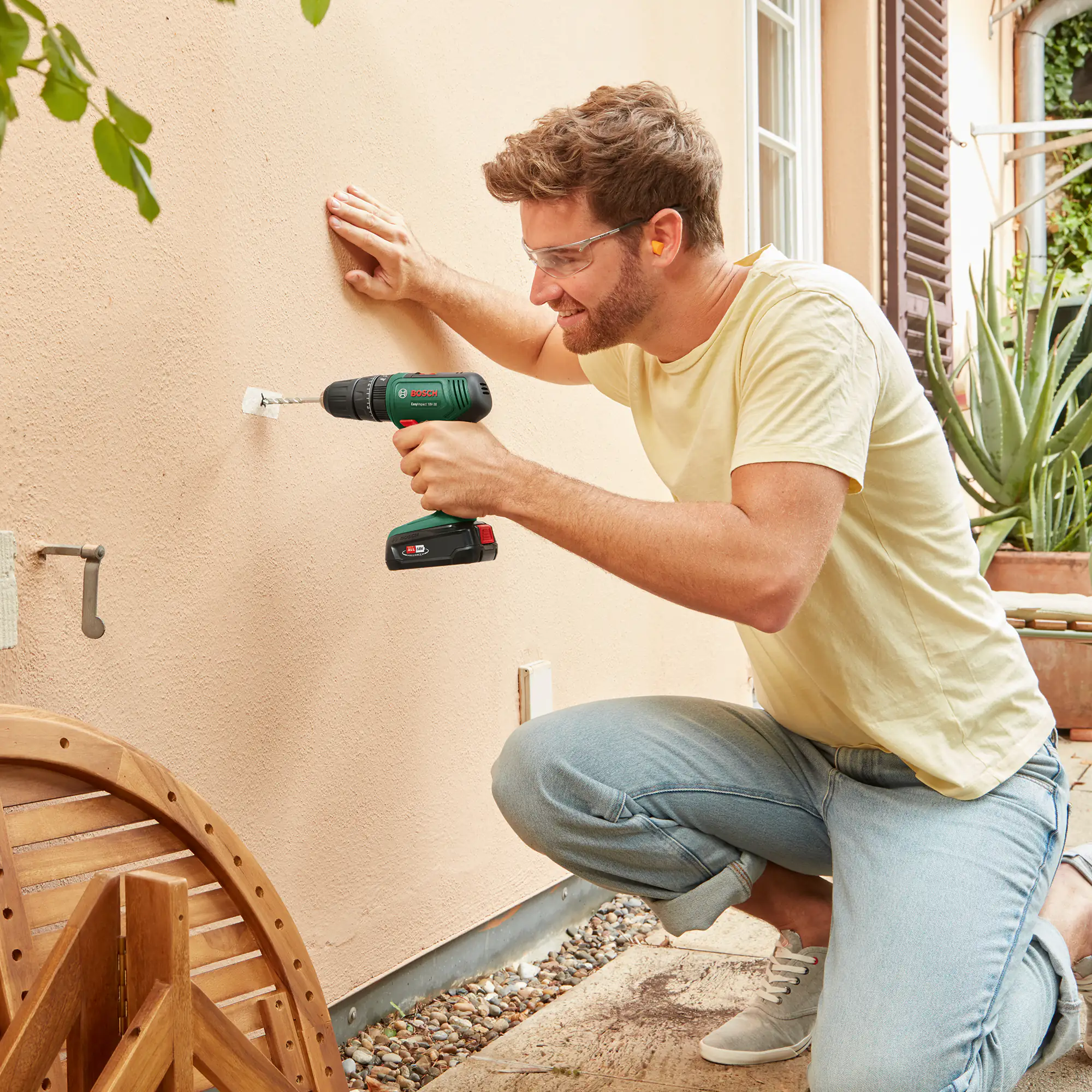 Bosch Akku-Schlagbohrmaschine EasyImpact 18V-38 inkl. Akku und Ladegerät Bosch Akku-Schlagbohrmaschine EasyImpact 18V-38 inkl. Akku und Ladegerät