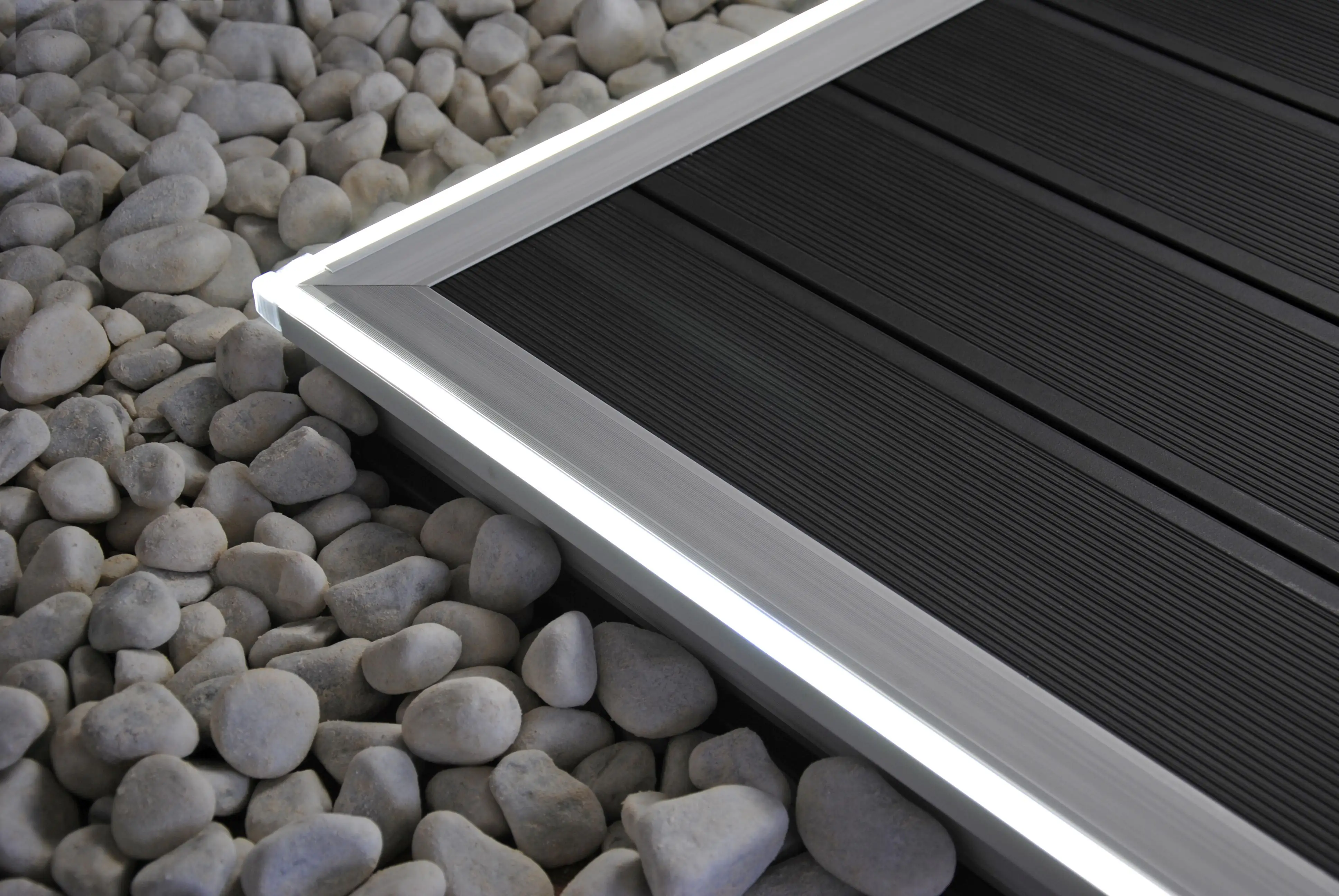 Kovalex LED Licht-Set 10 m inkl. Zubehör, Endkappen, Trafo Kovalex LED Licht-Set 10 m inkl. Zubehör, Endkappen, Trafo
