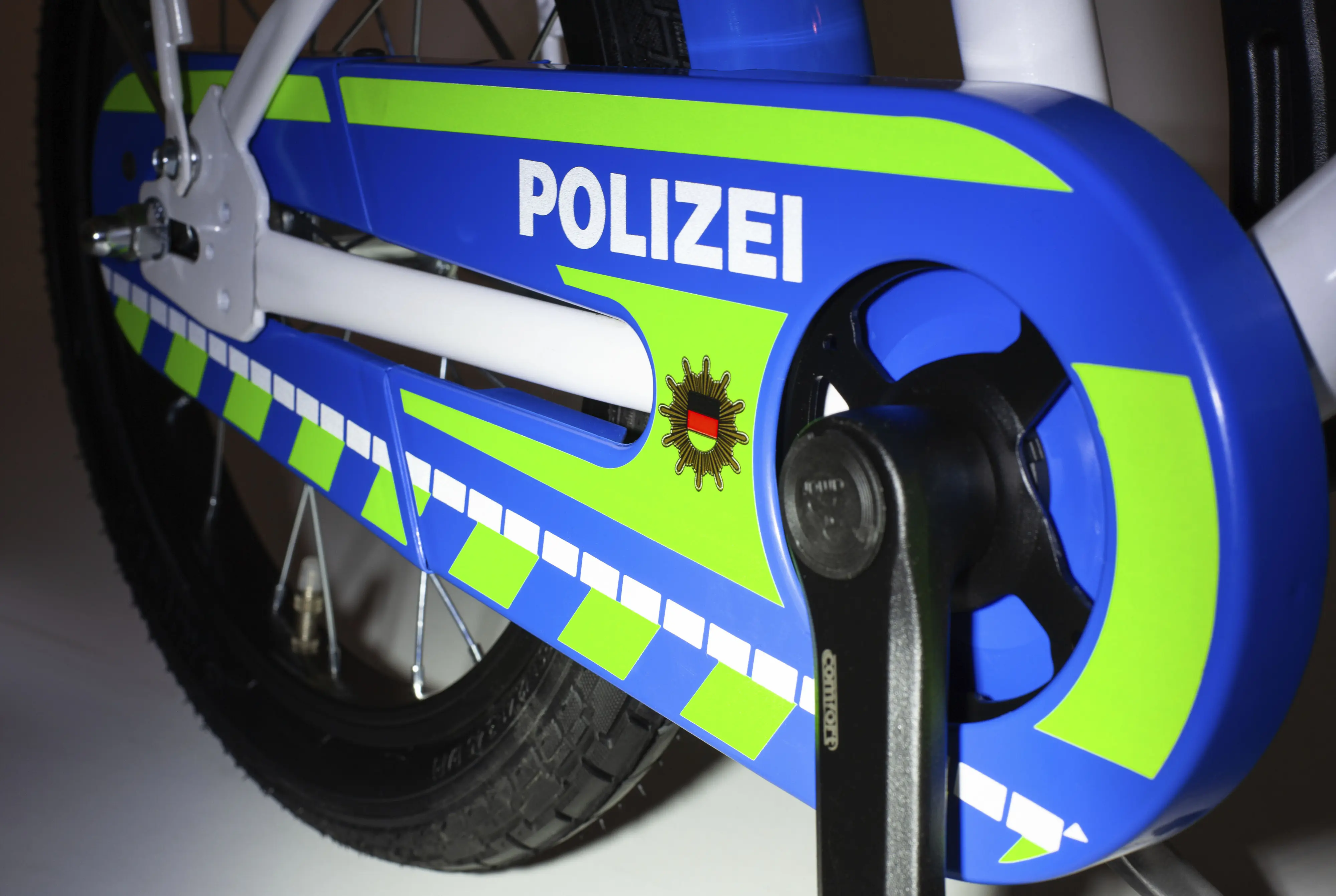 Bachtenkirch Kinderfahrrad Polizei 12 Zoll kristallweiß/blau/neon