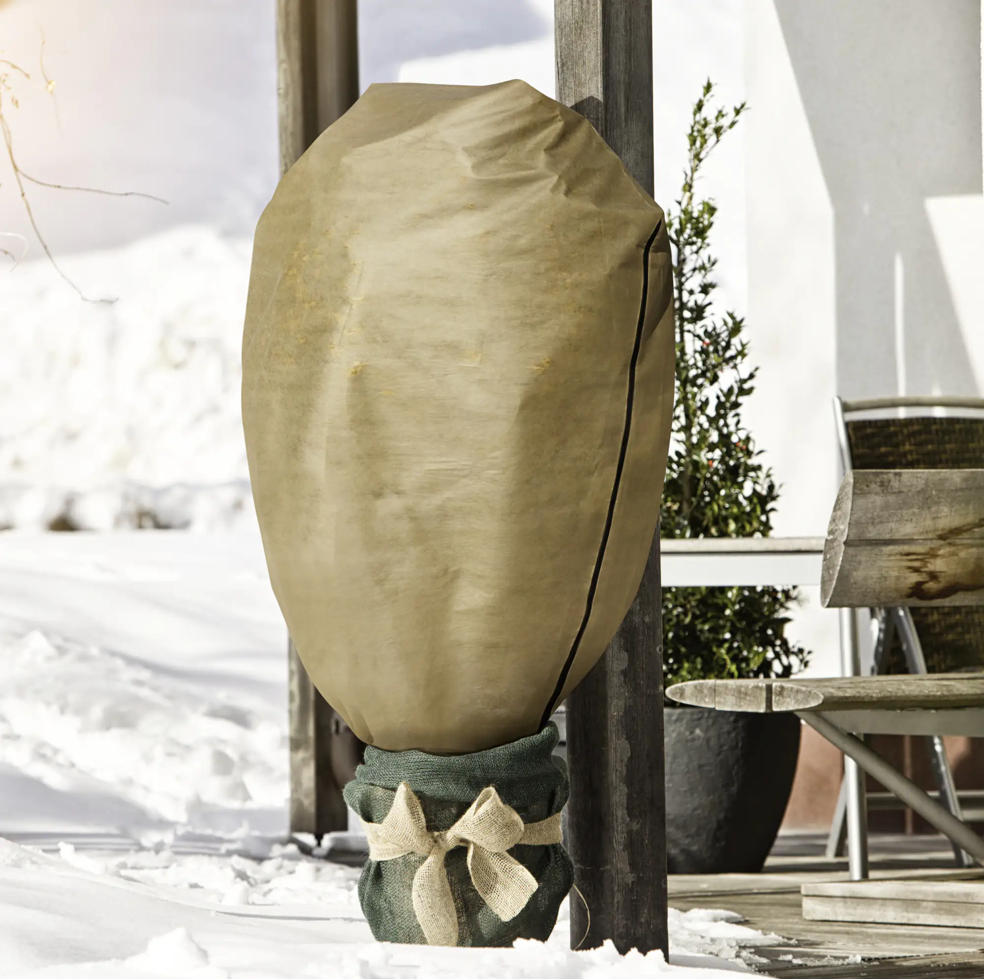 Windhager Winterschutz für Pflanzen Vlieshaube Protect XL 1,1 x 1,1 m beige