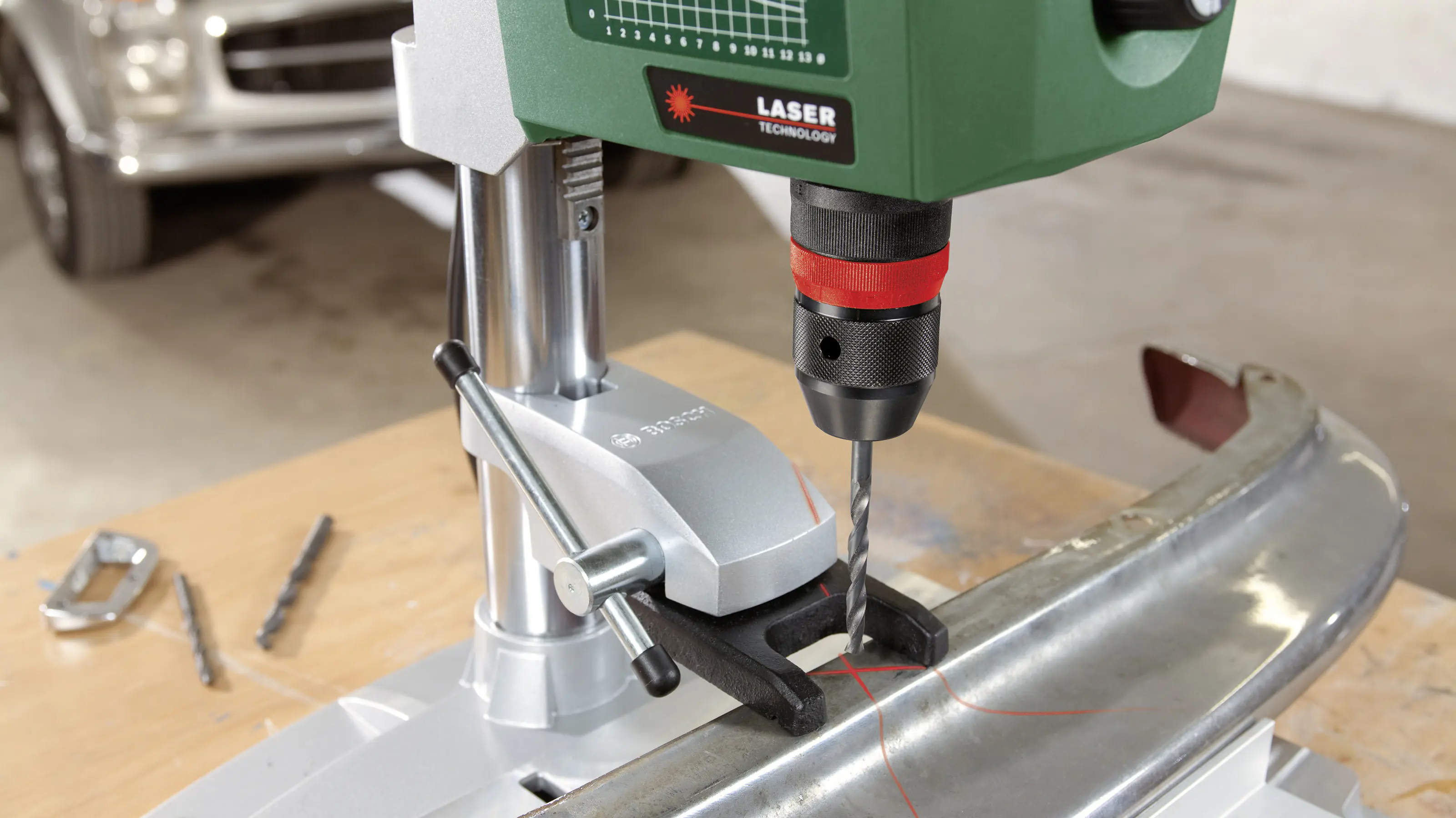 Bosch Tischbohrmaschine PBD 40 710 W