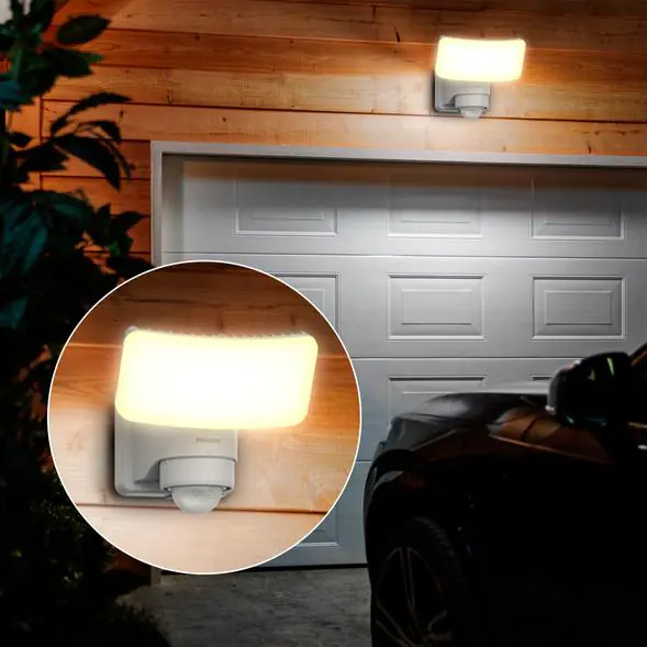 Philips Solar Wandleuchte Tylus weiß 18,5 x 21 x 17 cm warmweiß