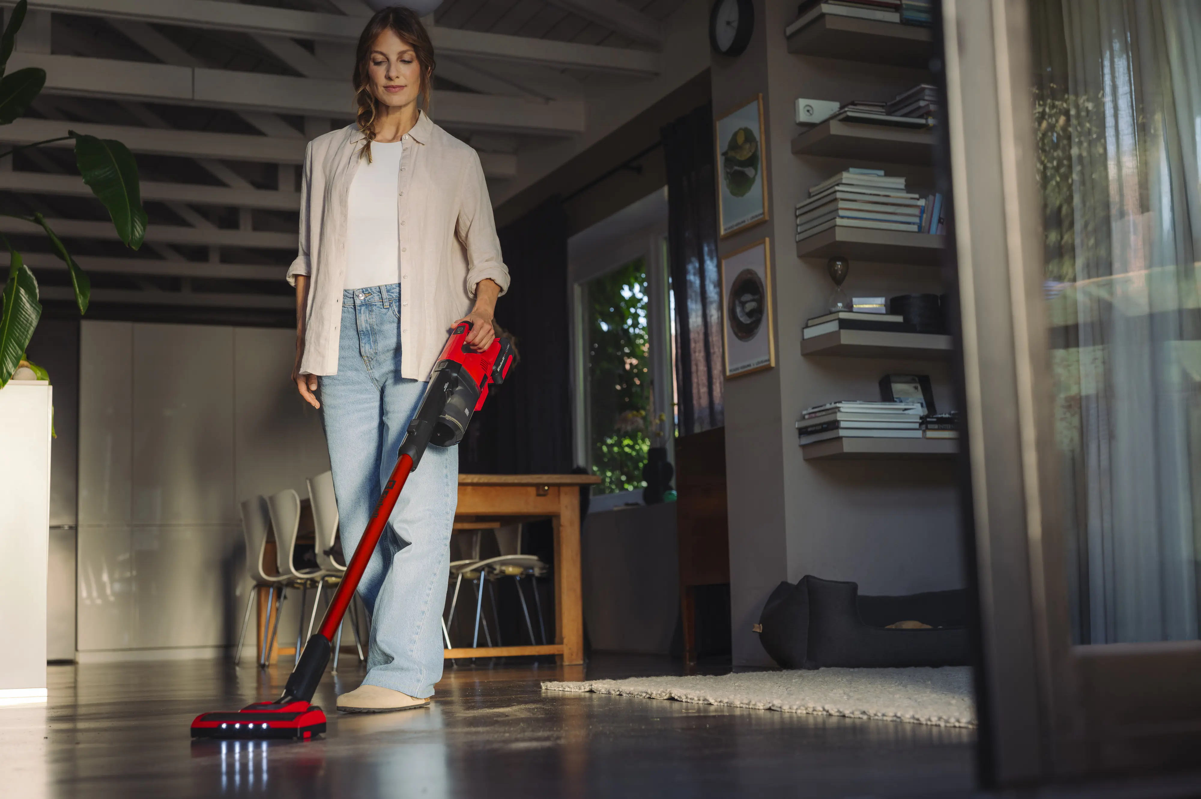 Einhell Akku-Stielstaubsauger TE-SV 18 Li inkl. 4Ah Starterset