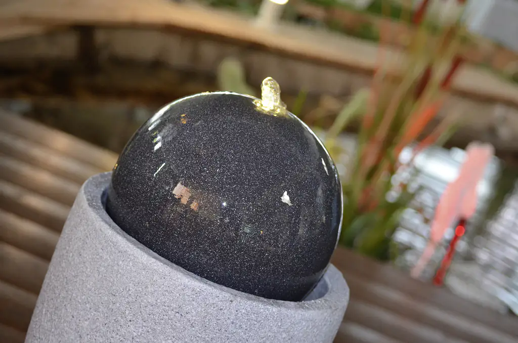 Heissner Gartenbrunnen Mocca granitgrau