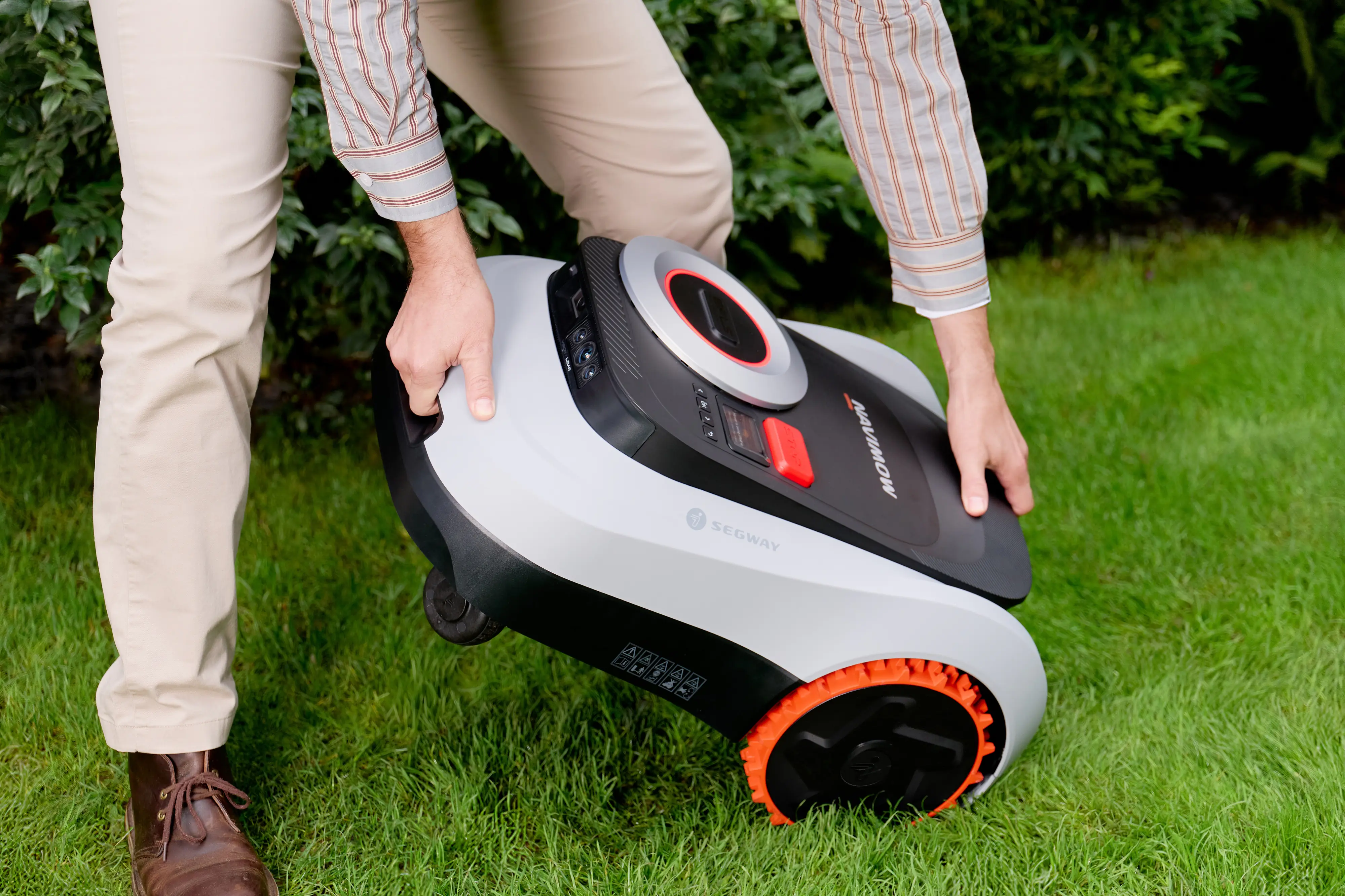 Segway Mähroboter Navimow i215E Lidar 21,6 V 22 cm Schnittbreite 1500 m²