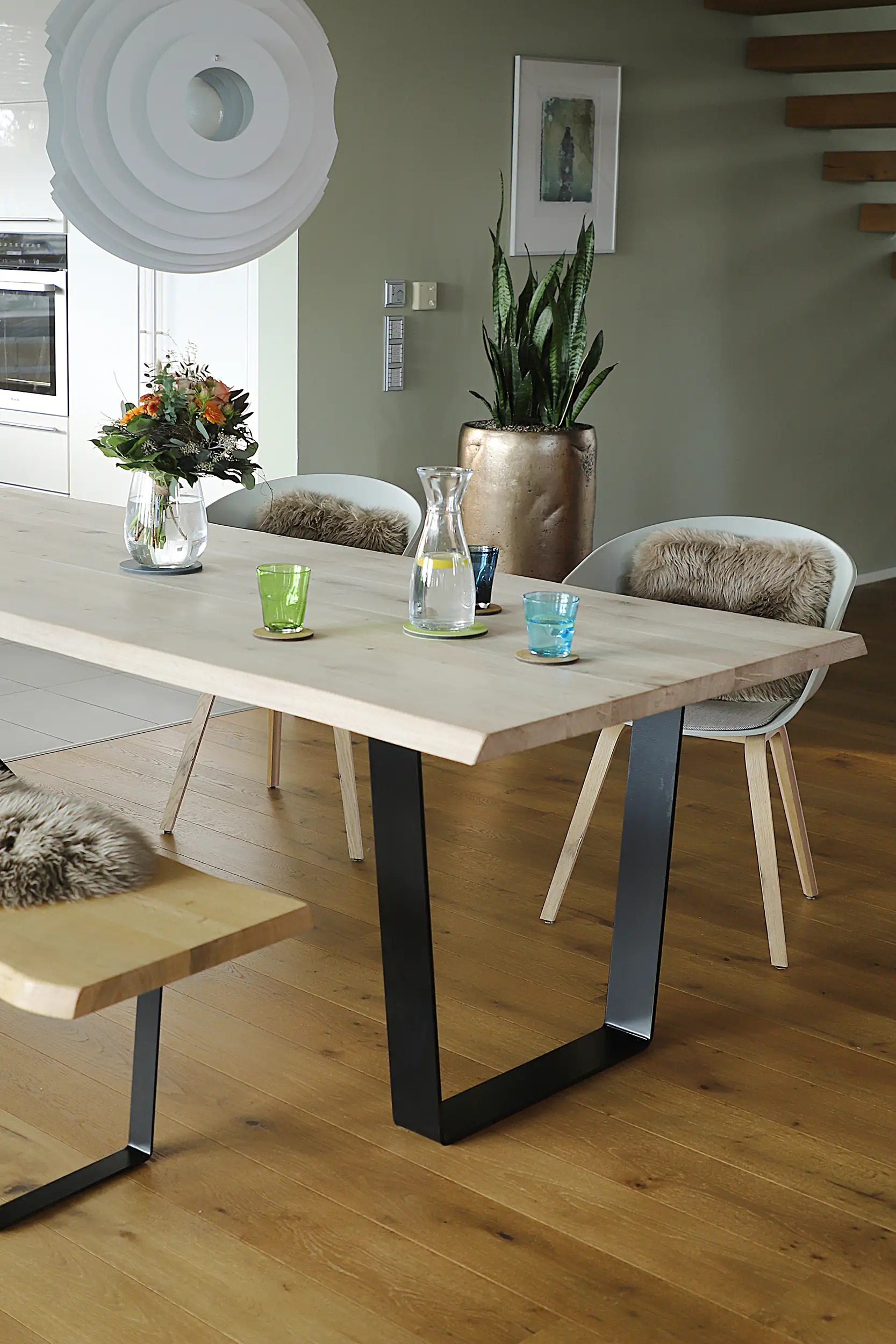 Dieda Tischbein V-Form schwarz Maße (L x B x H): 71,0 x 70,0 x 10,0 cm