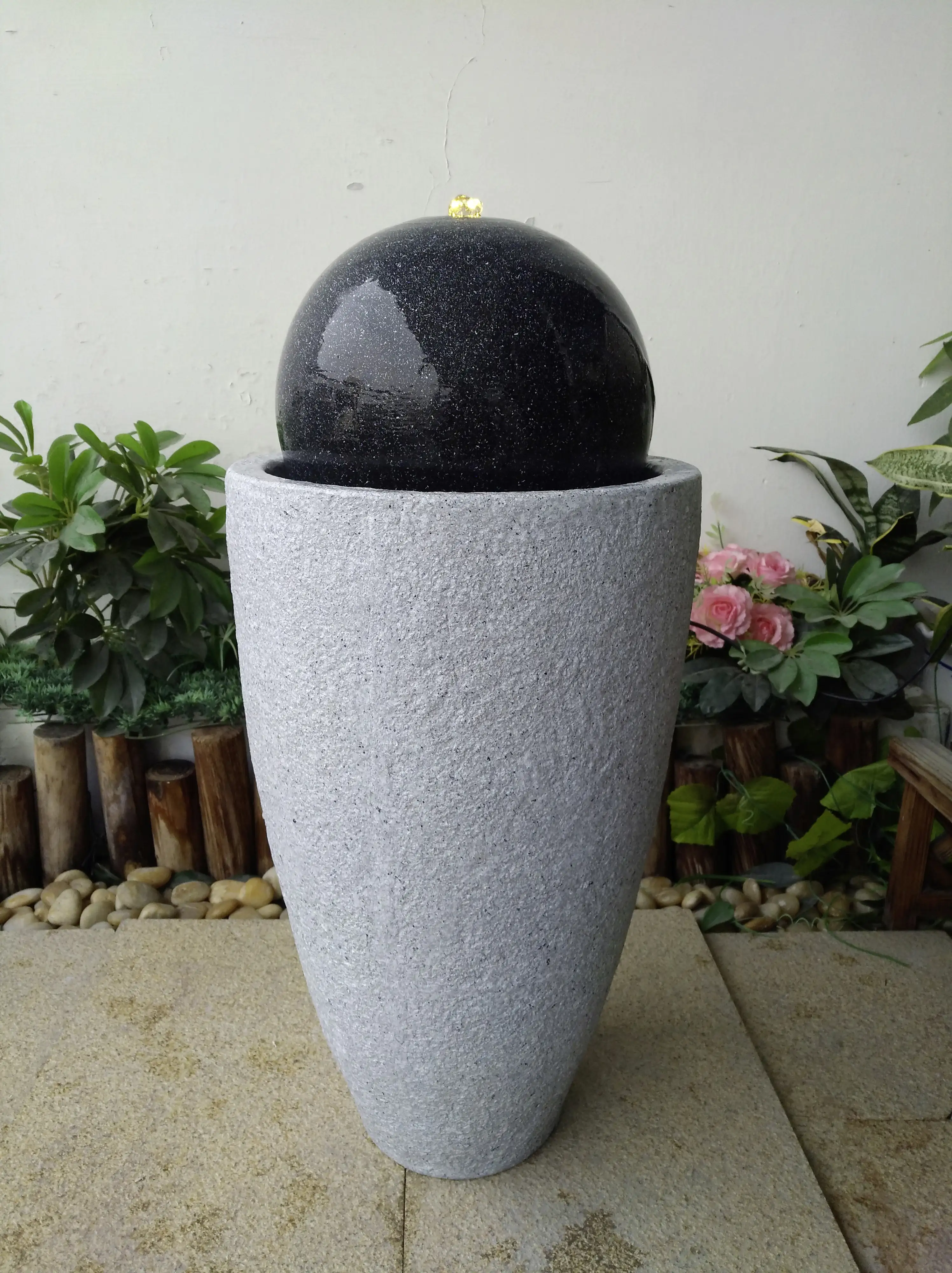 Heissner Gartenbrunnen Mocca granitgrau