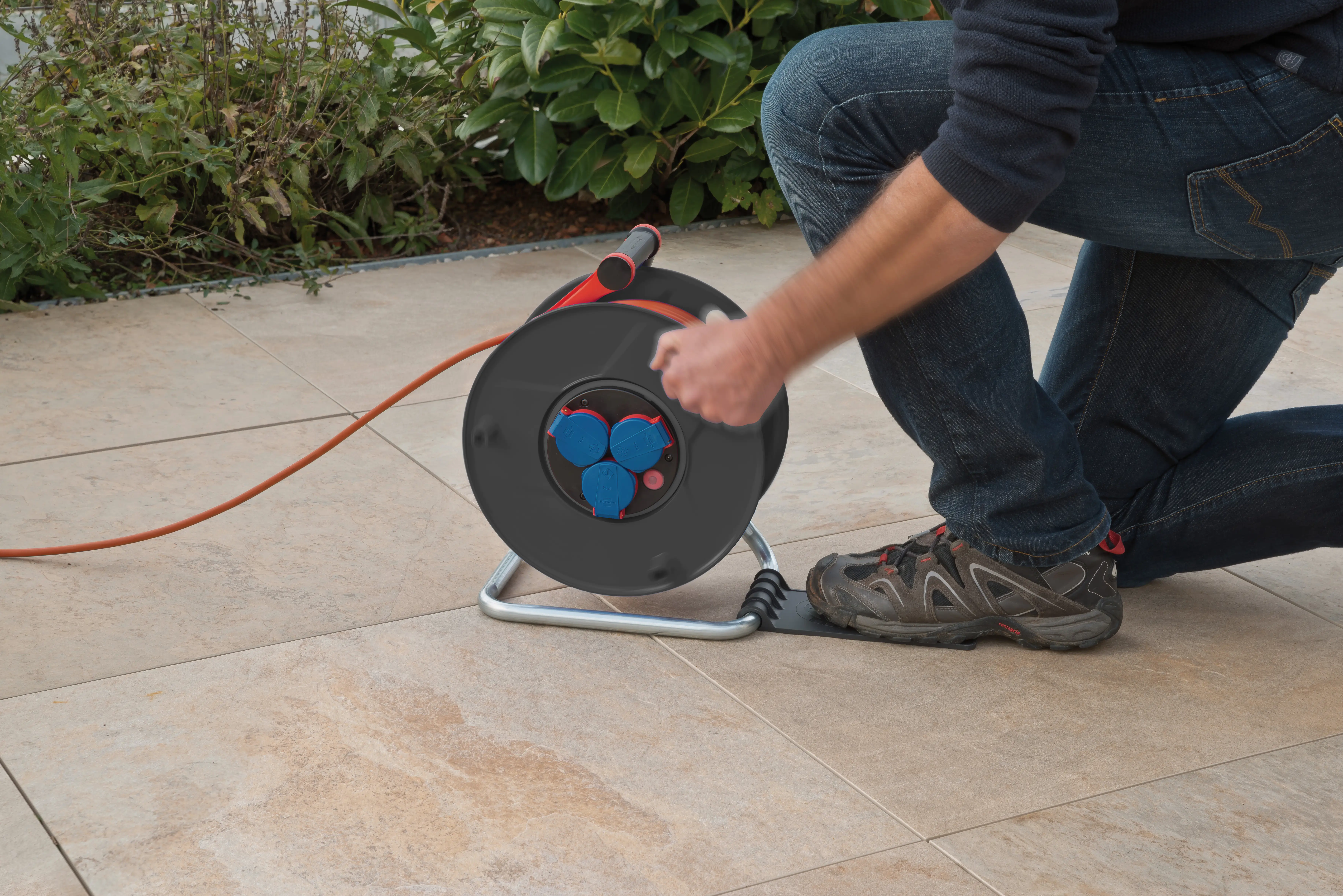 Brennenstuhl Kabeltrommel Außen 25m N07V3V3-F3G1,5, orange