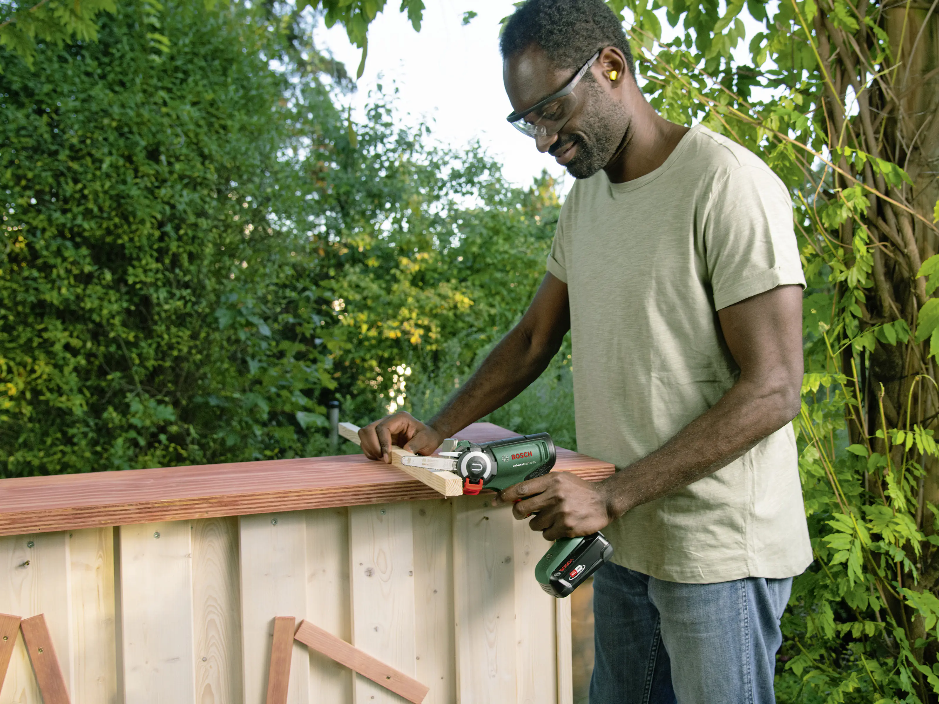 Bosch Akku-Säge UniversalCut 18V-65 Solo NanoBlade