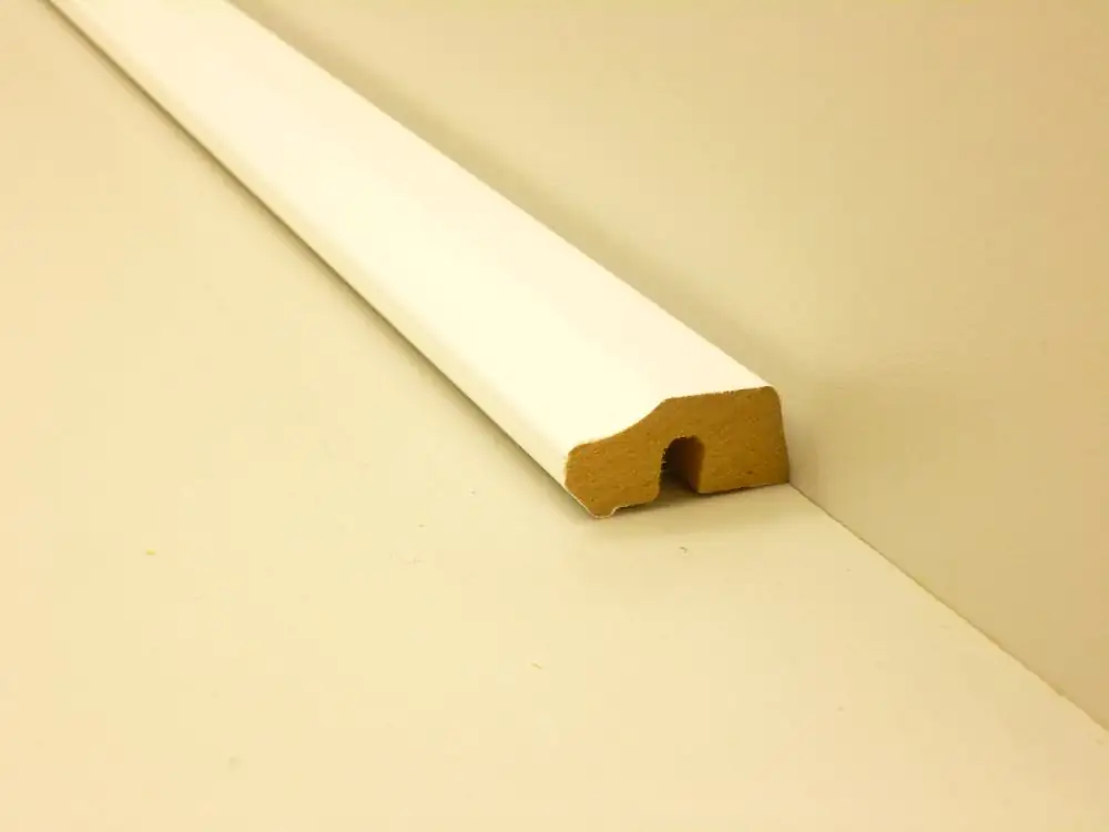 B.S. Bauprogramm Deckenabschlußleiste 260 cm 36 x 17 mm Weiß hochglanz