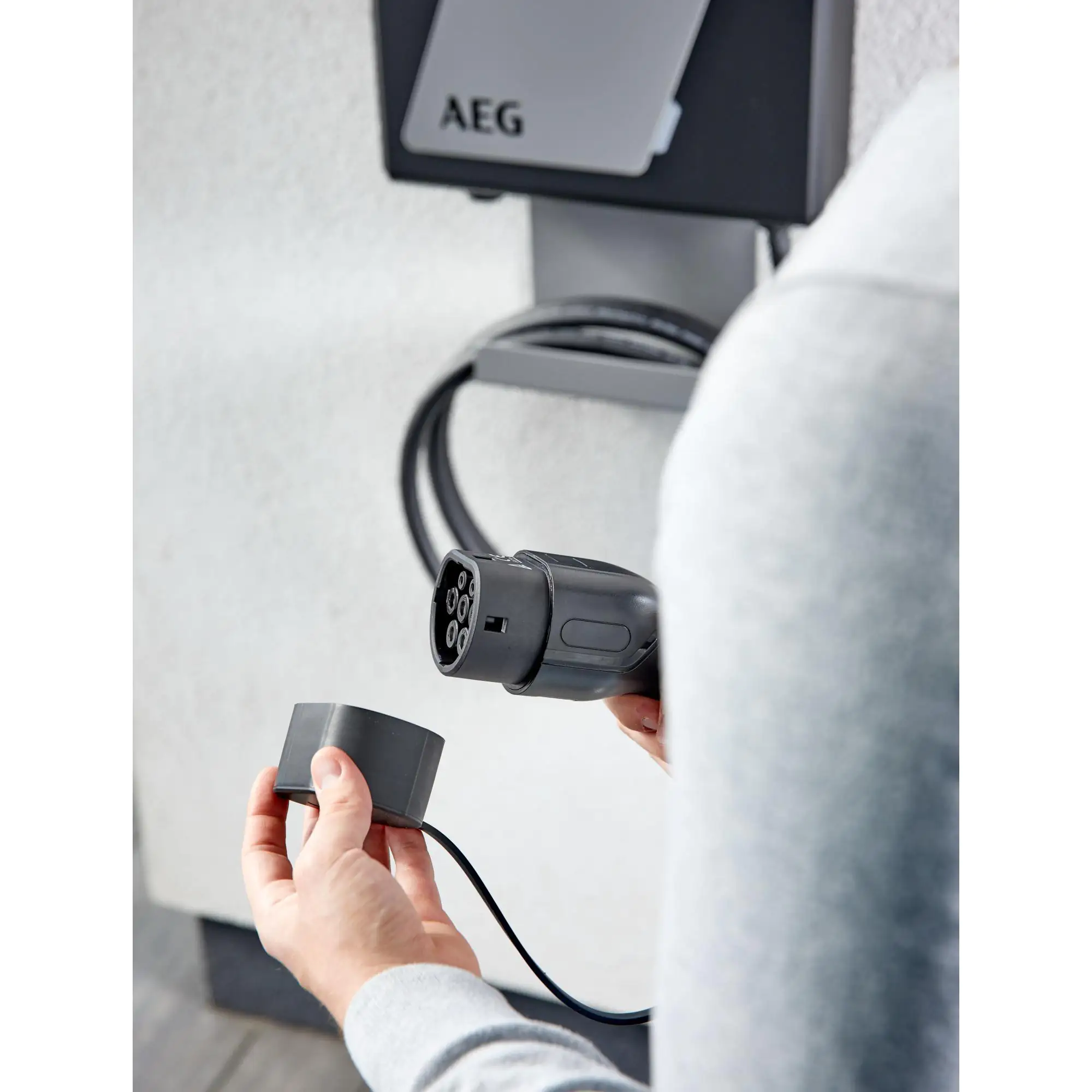 4038373059154_12 AEG E-Ladestation FF 11 KW mit Schutzschalter Typ A