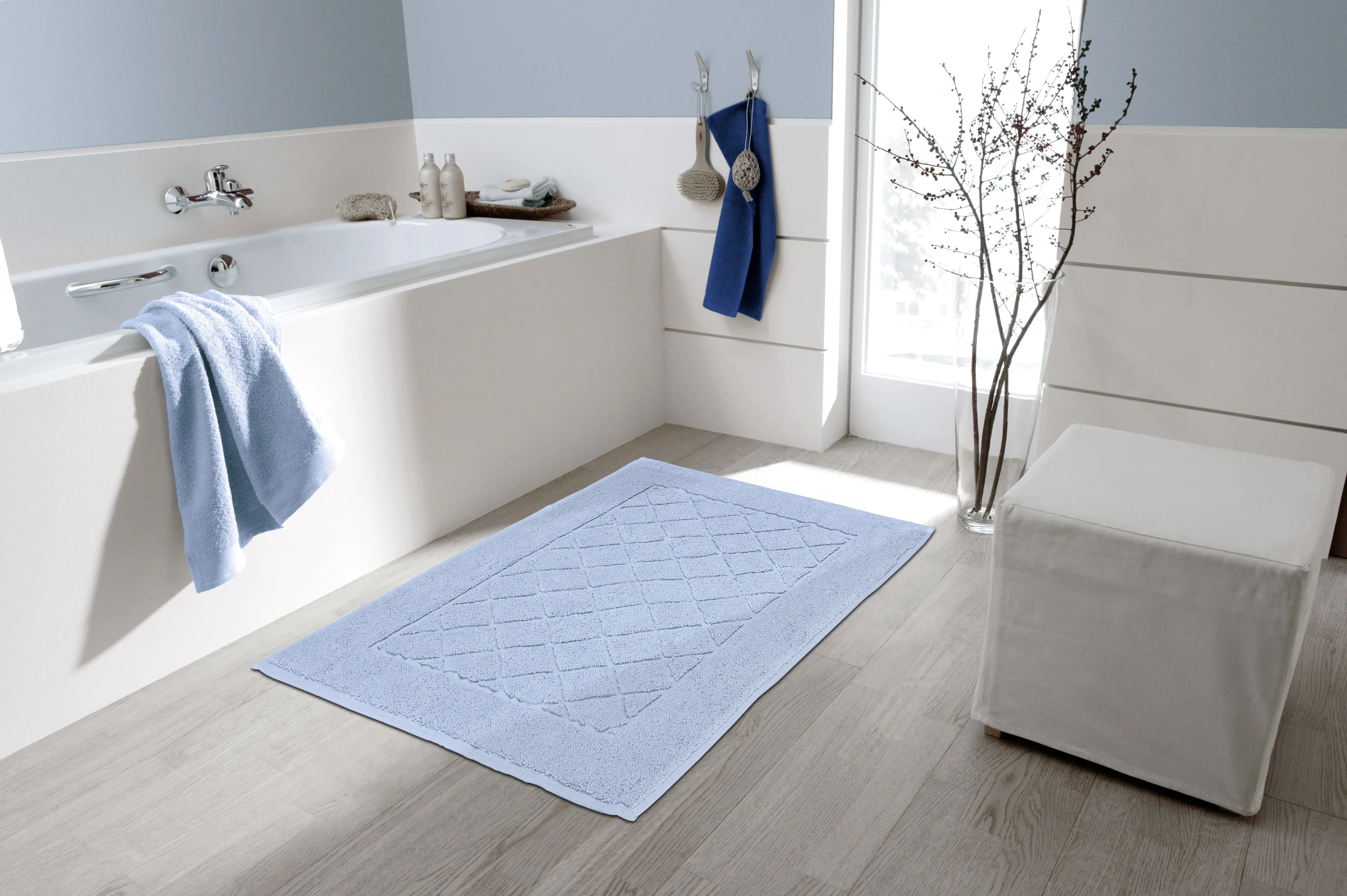 4004478295582_1746051 Kleine Wolke Frottiervorleger Bridge azur, 50x 70 cm