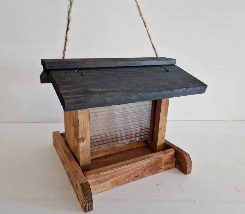 Vogelhaus Emma mi Plexiglasscheibe aus Holz zum Hängen