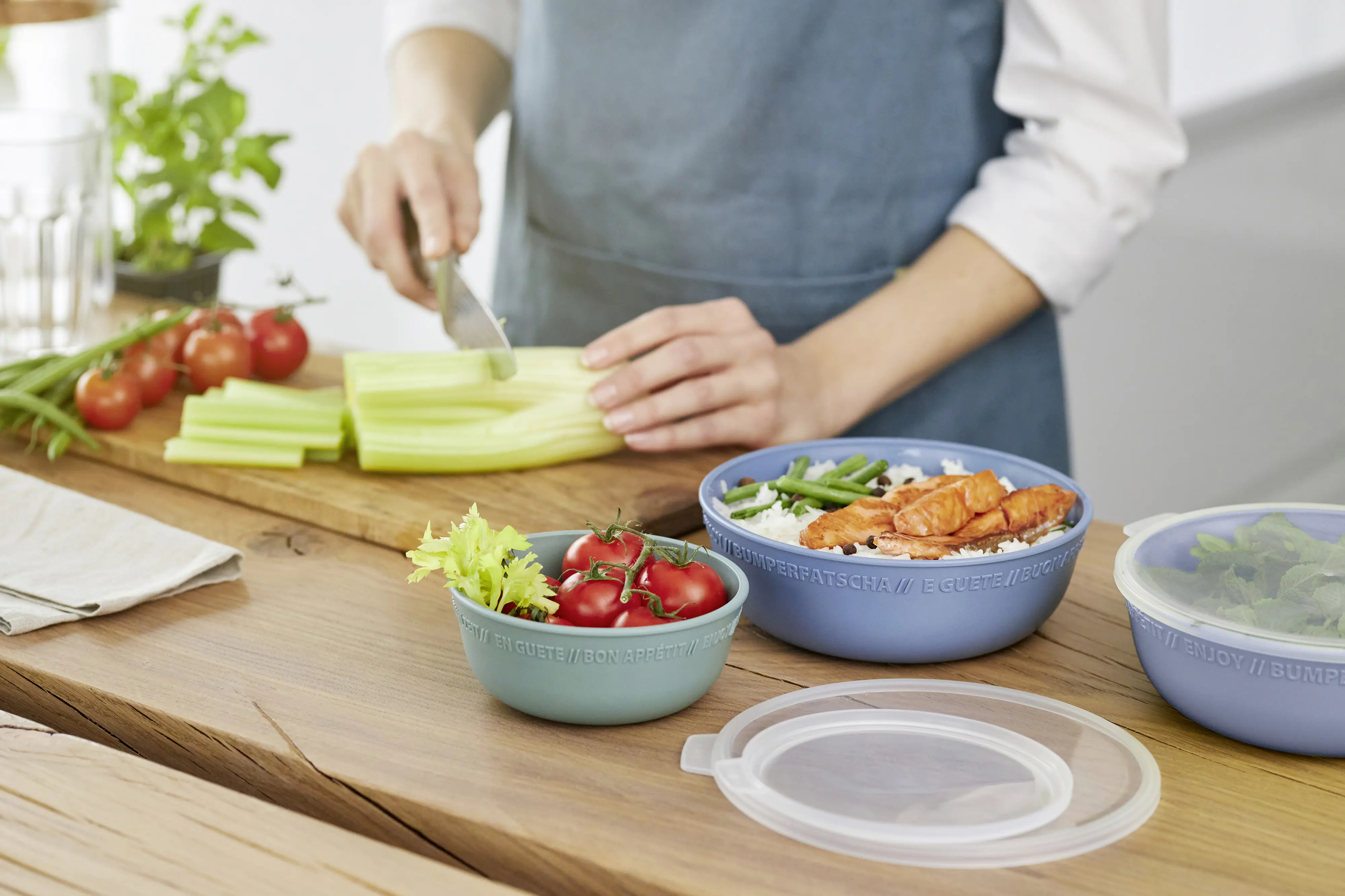 Rotho Schüssel mit Deckel 0,35 L Tresa mistletoe grün