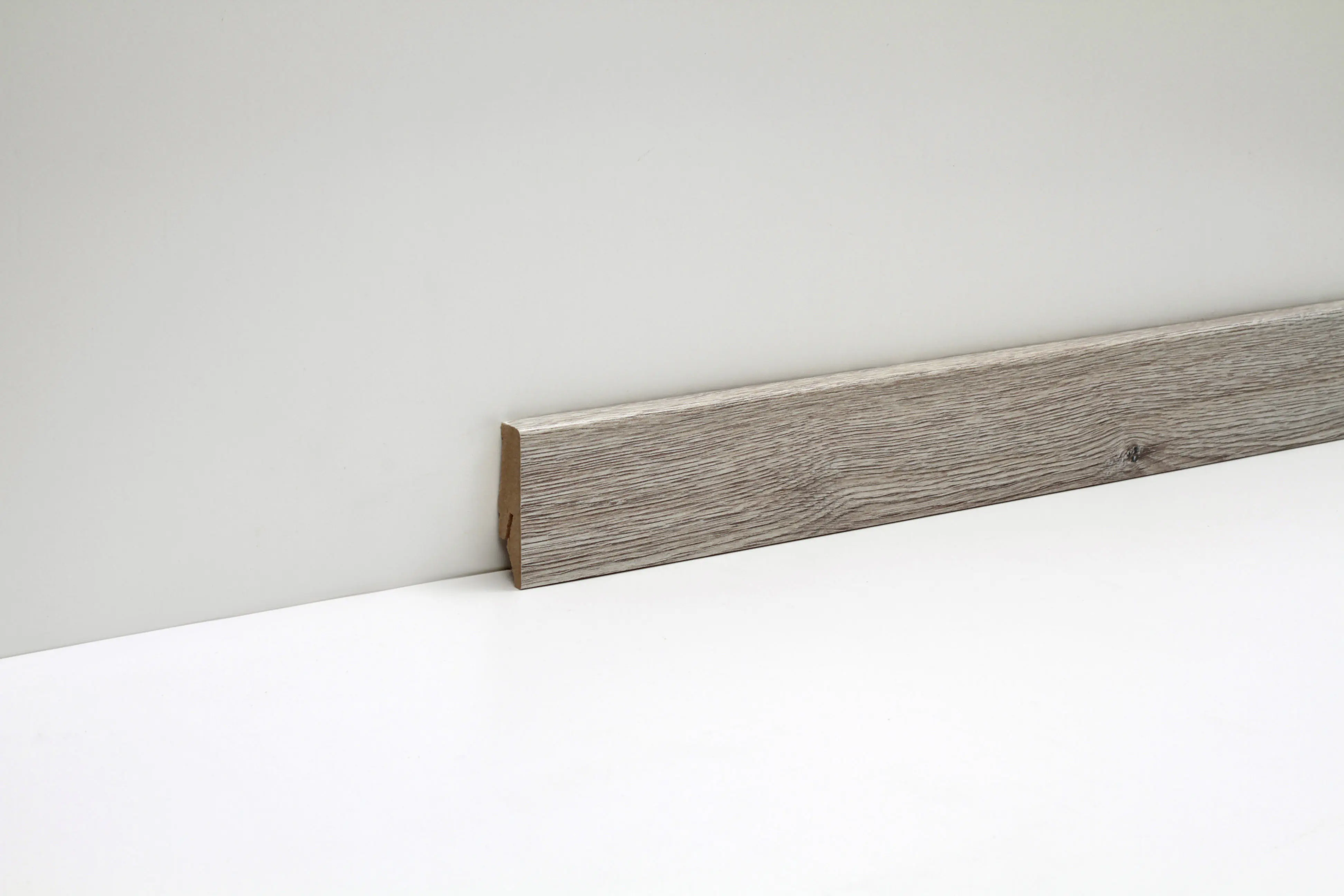 Classen Clip-Fußleiste 240 cm 58 x 19 mm Eiche Ivory grau