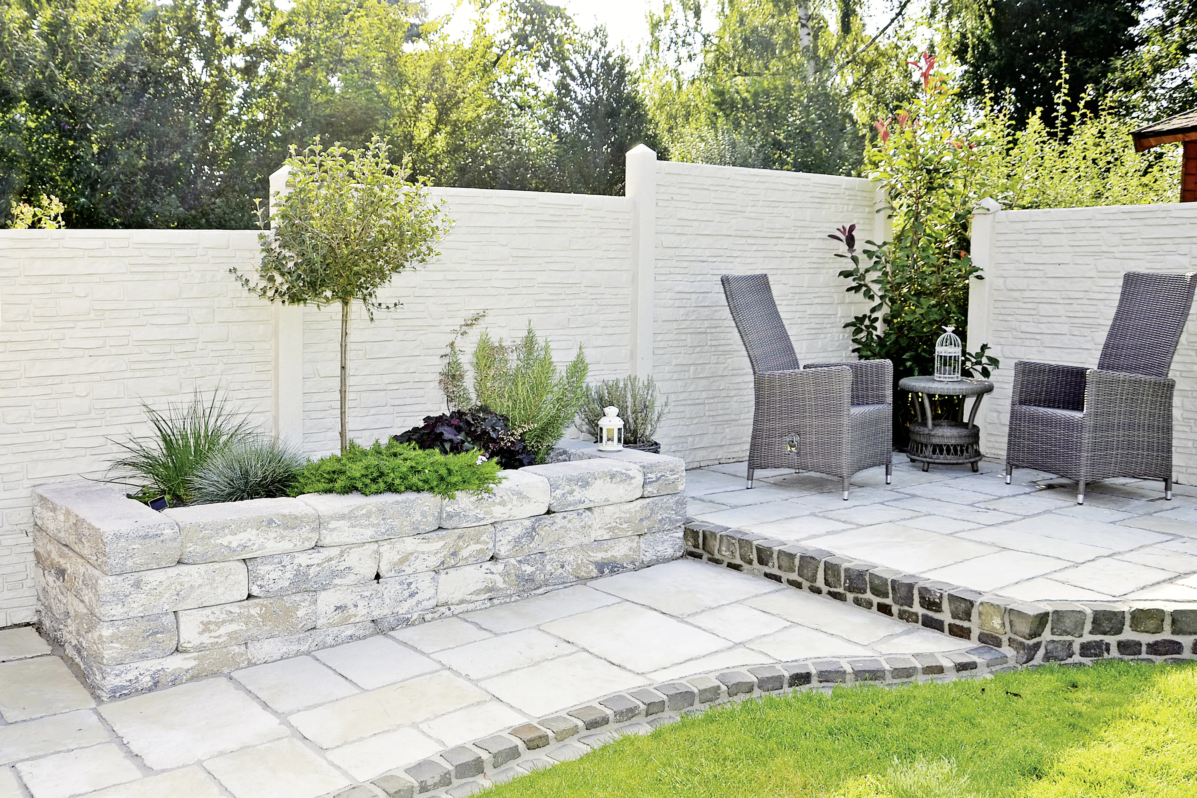 Betonzaun Grundset Montana S-Motiv mit Anfangs und Endpfosten 231 cm 