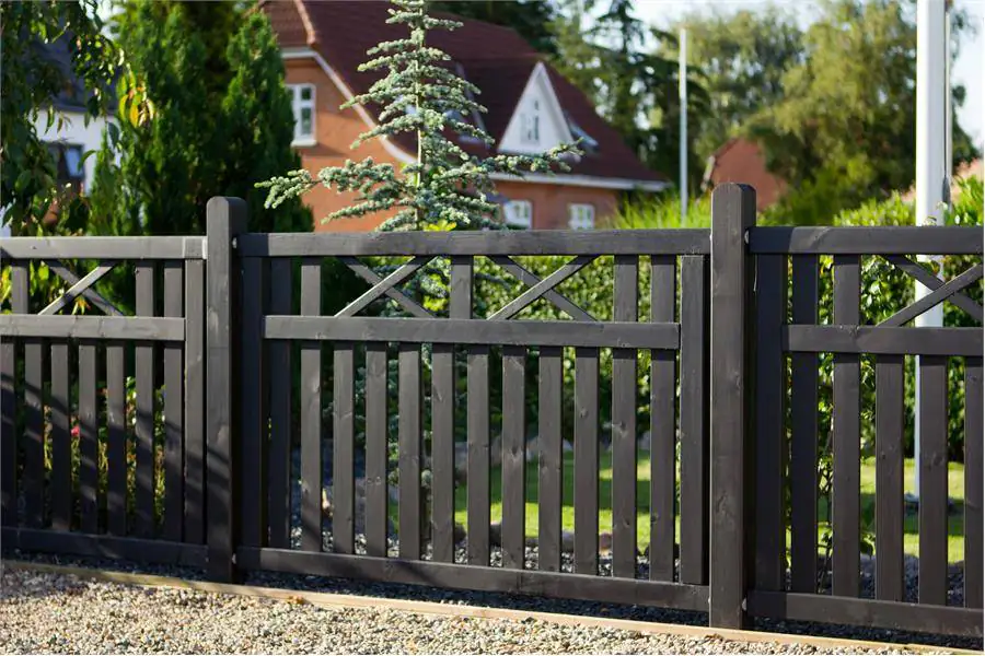 Plus Zaunelement Vinesse 150 x 96 cm schwarz Plus Zaunelement Vinesse 150 x 96 cm schwarz