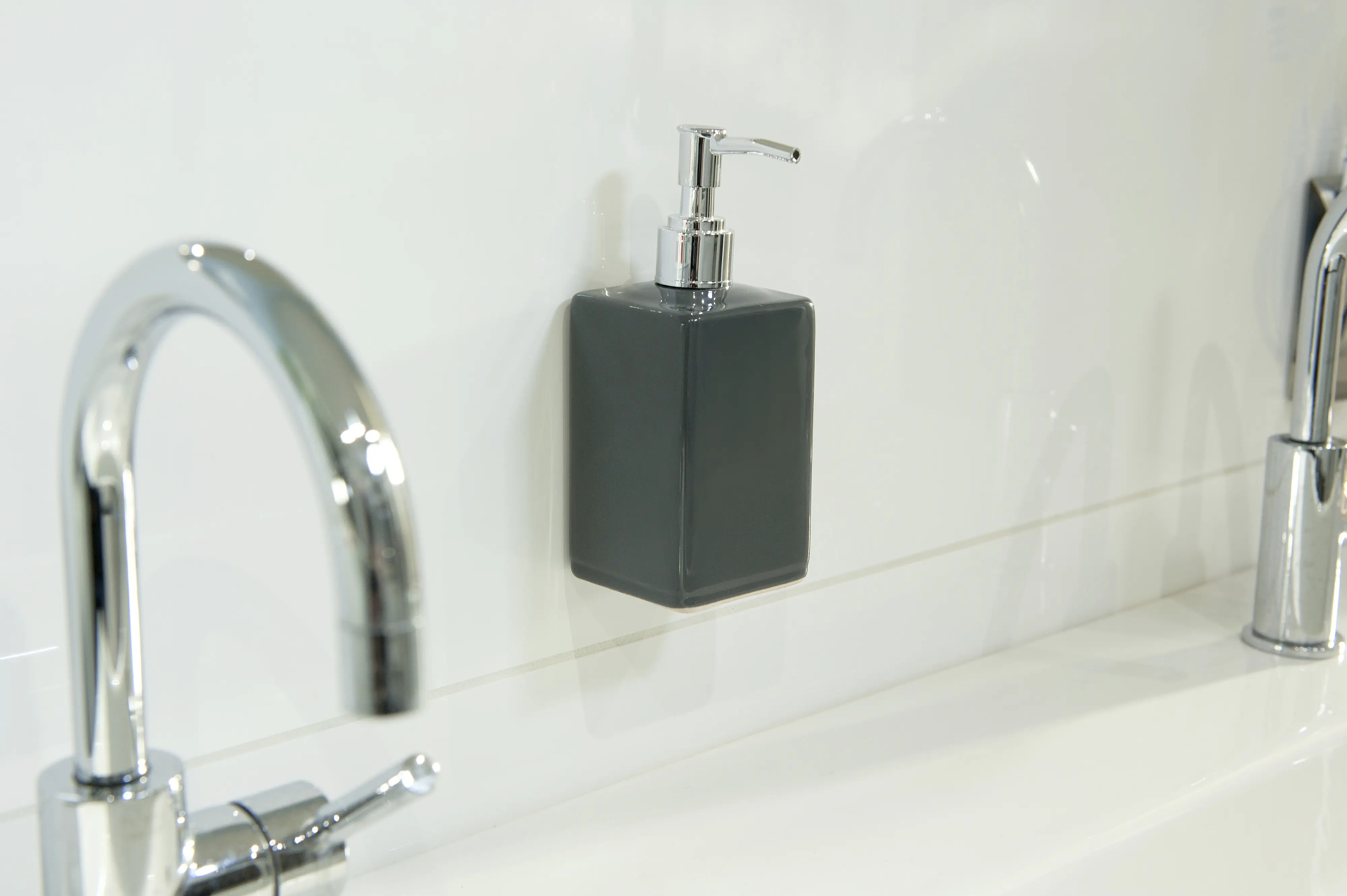 tesa Montageband Spiegel 5 m x 19 mm, doppelseitig klebend