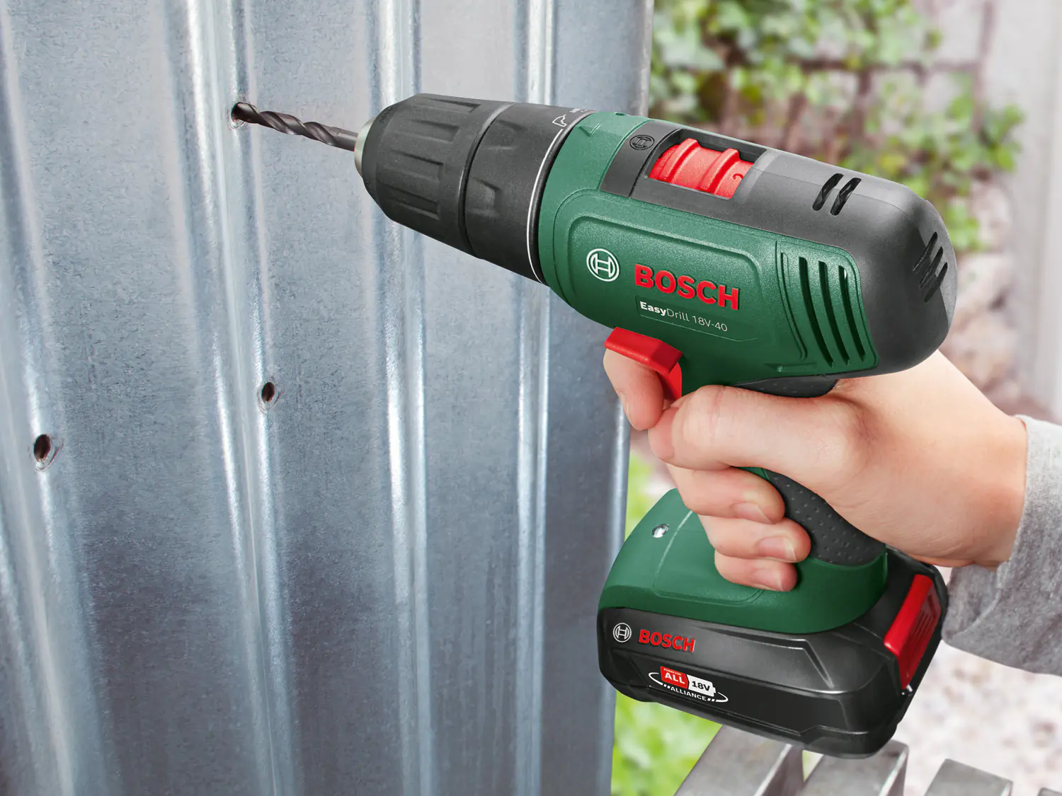 Bosch Akku-Schrauber EasyDrill 18V-40 2,0-Ah-Akku & Ladegerät Bosch Akku-Schrauber EasyDrill 18V-40 2,0-Ah-Akku & Ladegerät