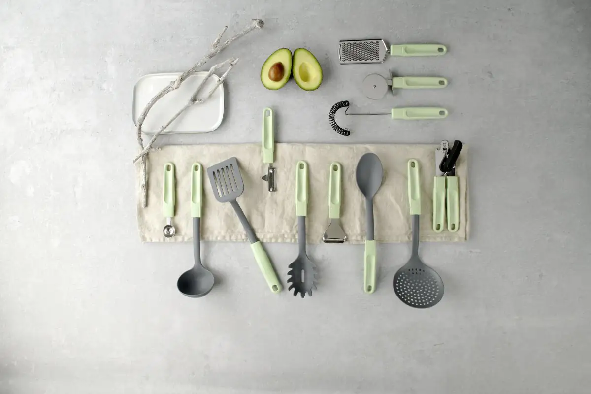 4008033330701_2748752 Fackelmann Pizzaschneider 20 cm