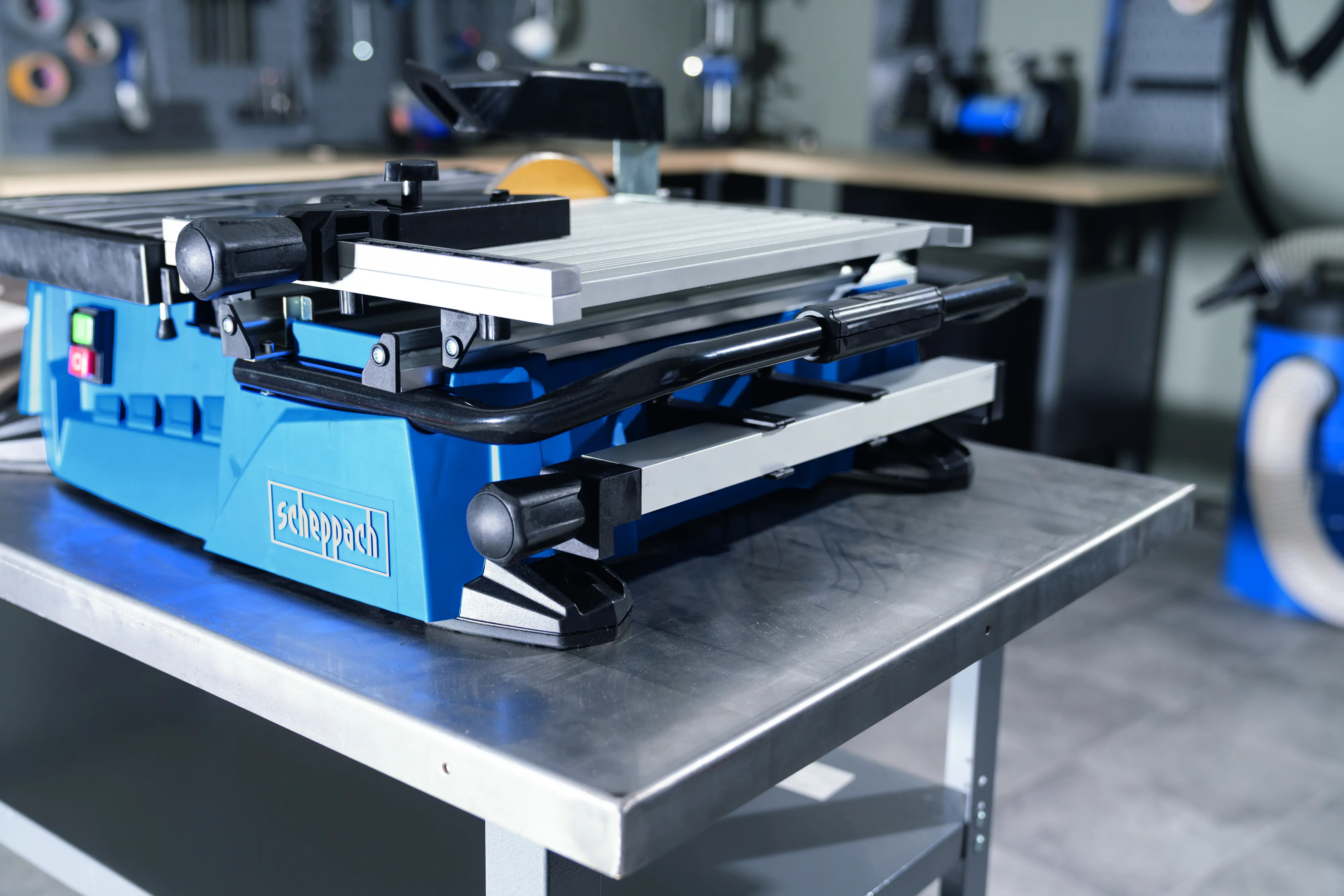 Scheppach Fliesenschneider WTS200 mit Schiebeschlitten 450 mm Schnittlänge 900 W 180 mm Diamanttrennscheibe