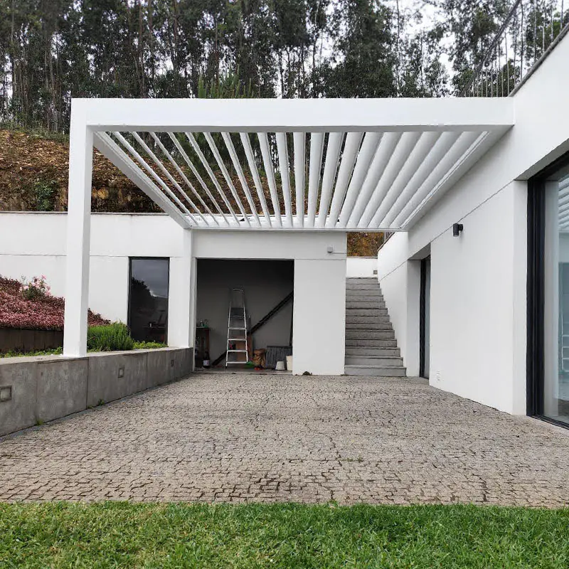 Lamellen Terrassenüberdachung 400 x 347,4 x 273 cm weiß