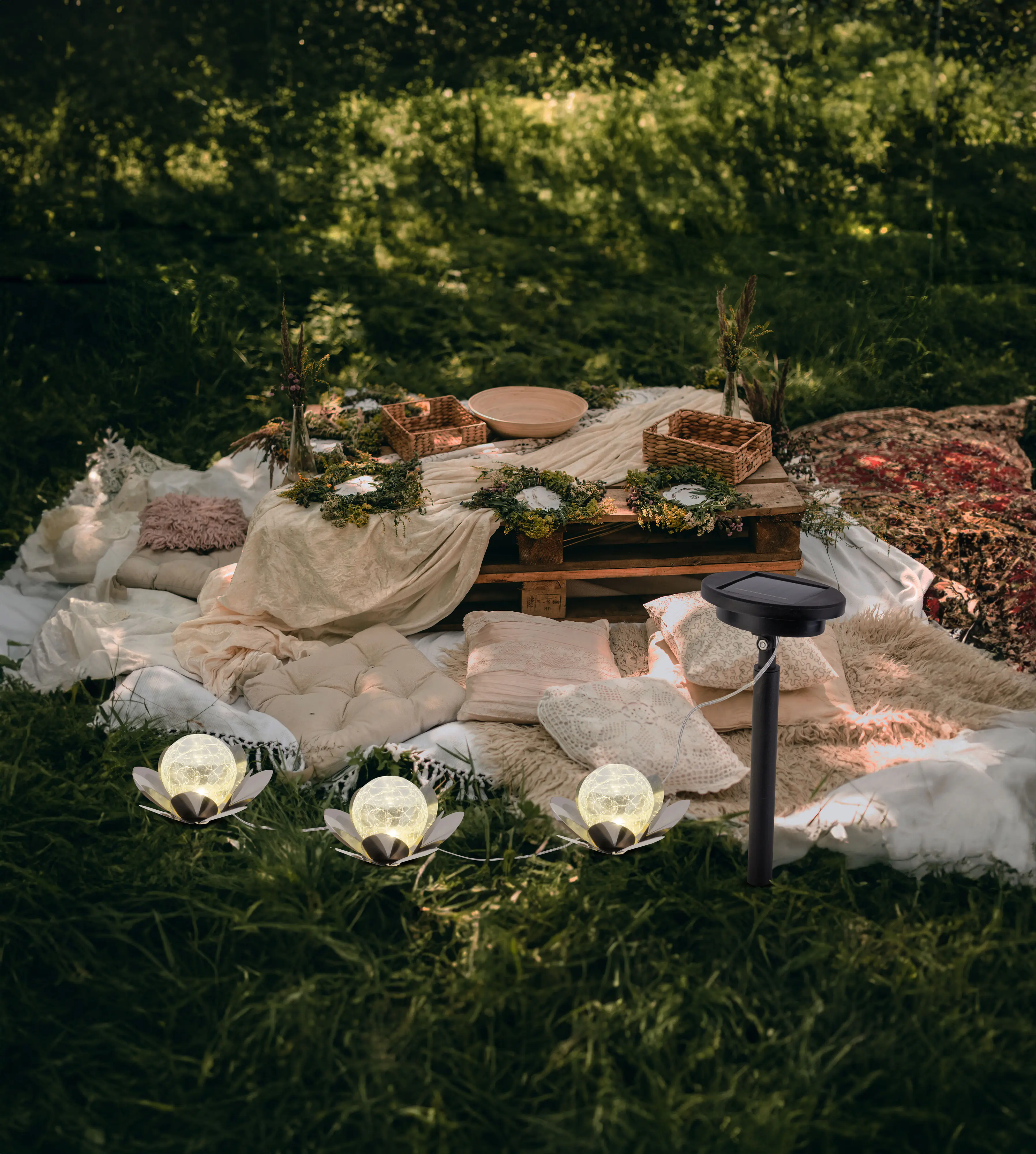 Light & More LED Solarleuchte Seerose 3er Set