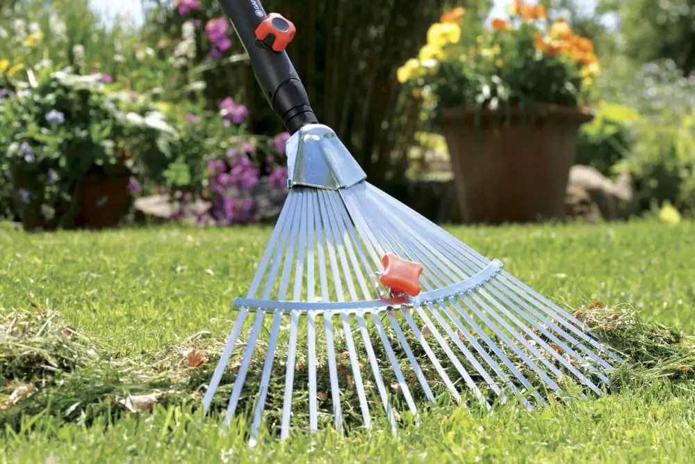 Gardena Verstellbesen combisystem 30-50 cm Arbeitsbreite Gardena Verstellbesen combisystem 30-50 cm Arbeitsbreite