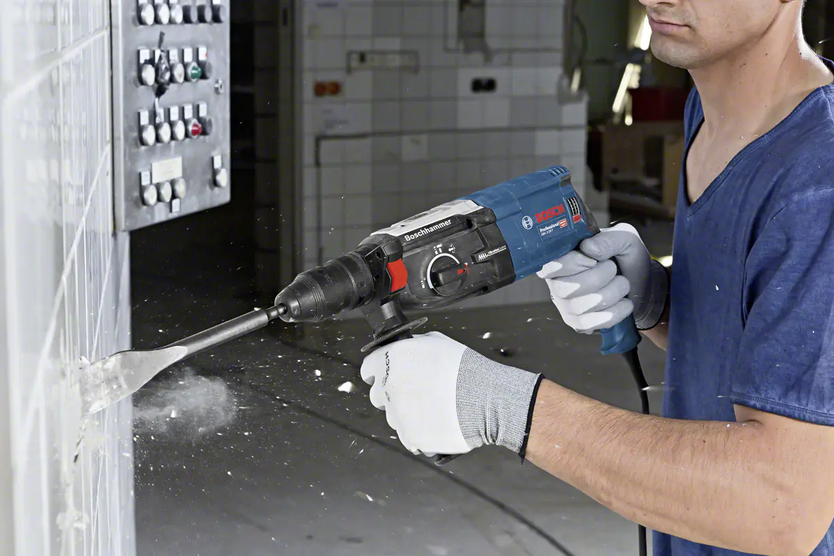Bosch Professional Bohrhammer GBH 2-28 F 880 W im Koffer Bosch Professional Bohrhammer GBH 2-28 F 880 W im Koffer