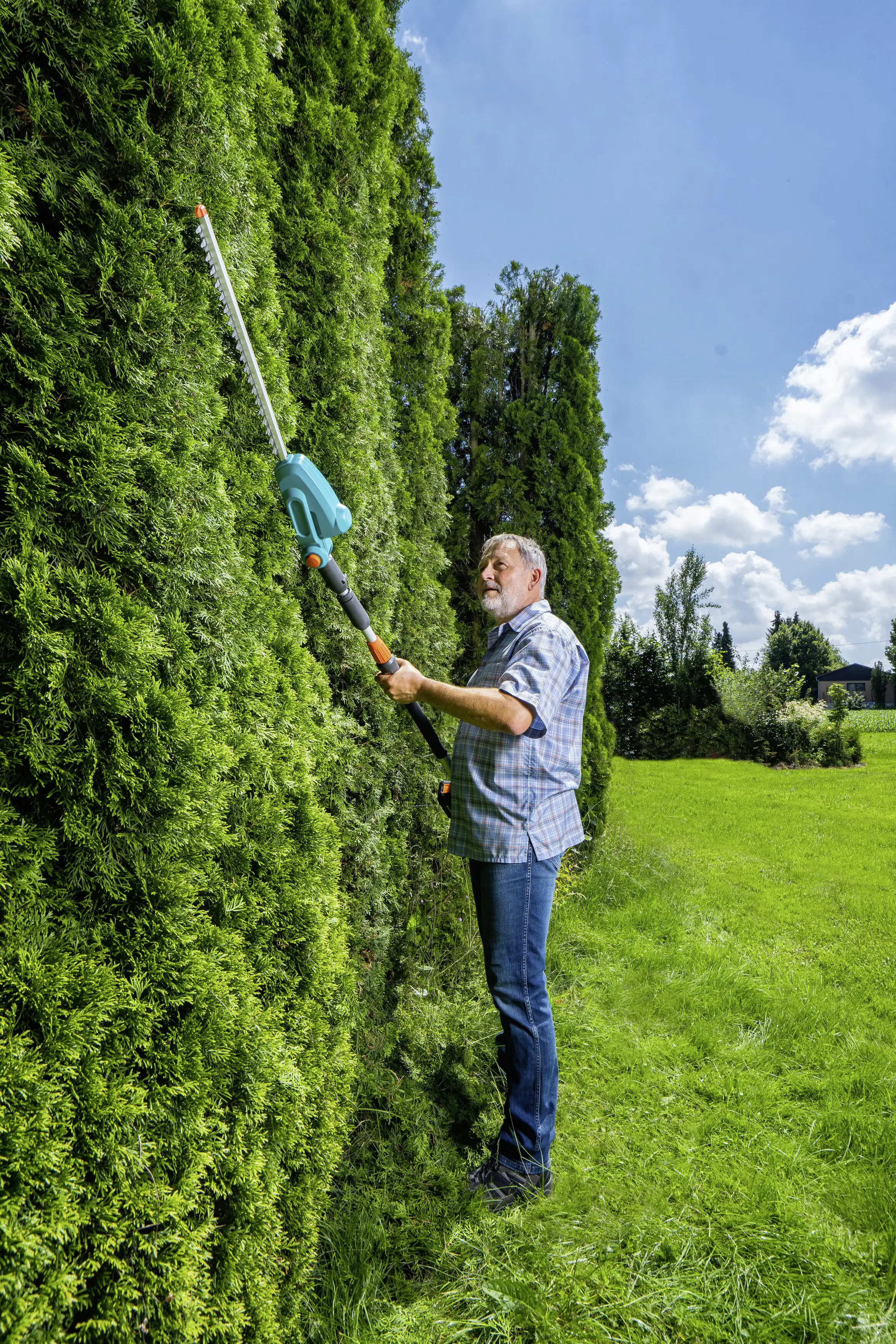 Gardena Akku-Teleskop-Heckenschere THS 42/18V P4A solo