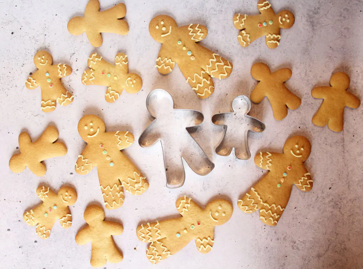 Zenker Ausstechformen-Set Lebkuchenfamilie sortiert klein + groß silber 2 Stück