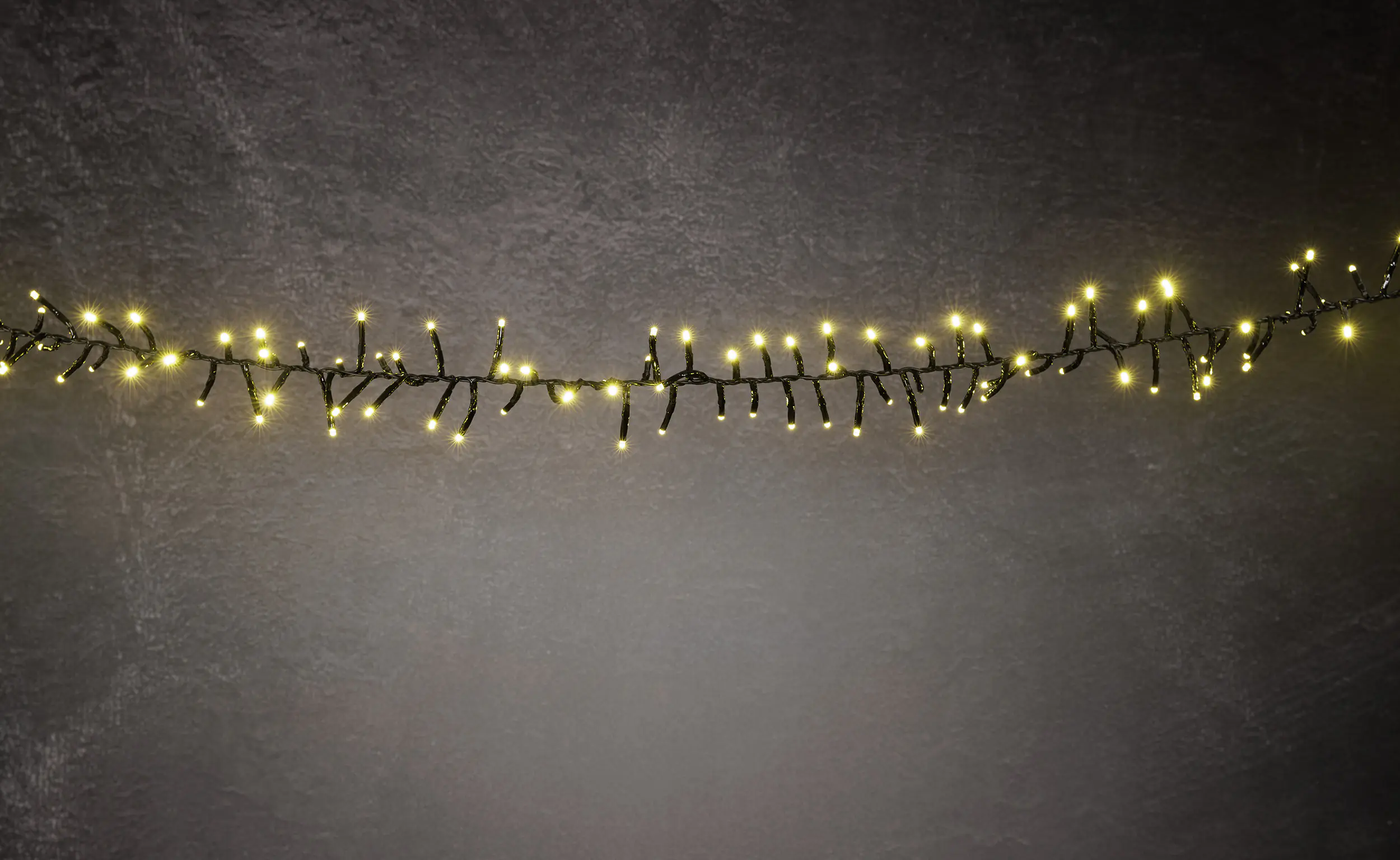 TrendLine LED-Lichterkette Cluster Außen 7 m warmweiß-schwarz mit Timer, Dimmer