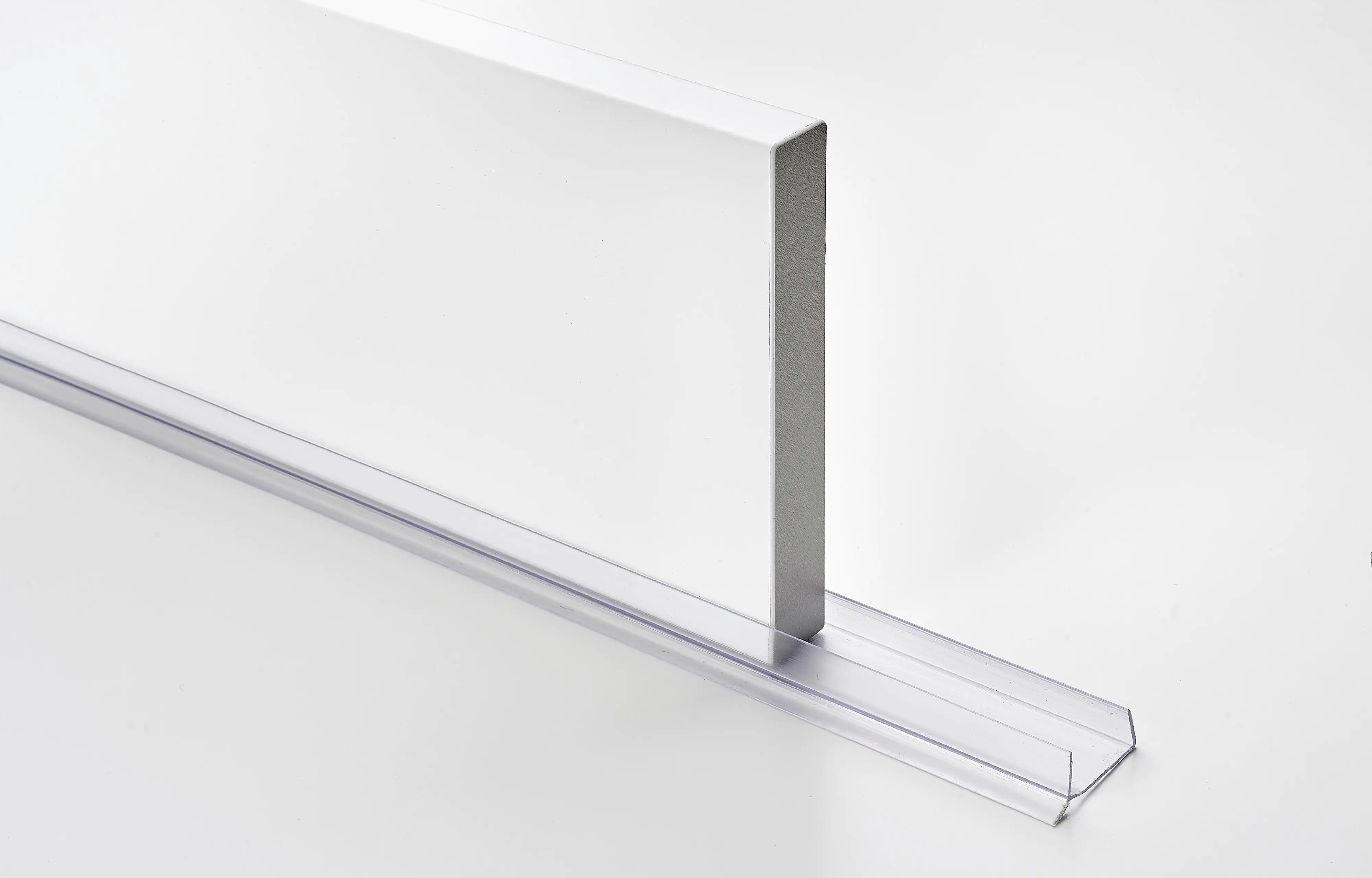 Hettich Abdichtprofil 16 mm Sockel Kunststoff transparent Hettich Abdichtprofil 16 mm Sockel Kunststoff transparent