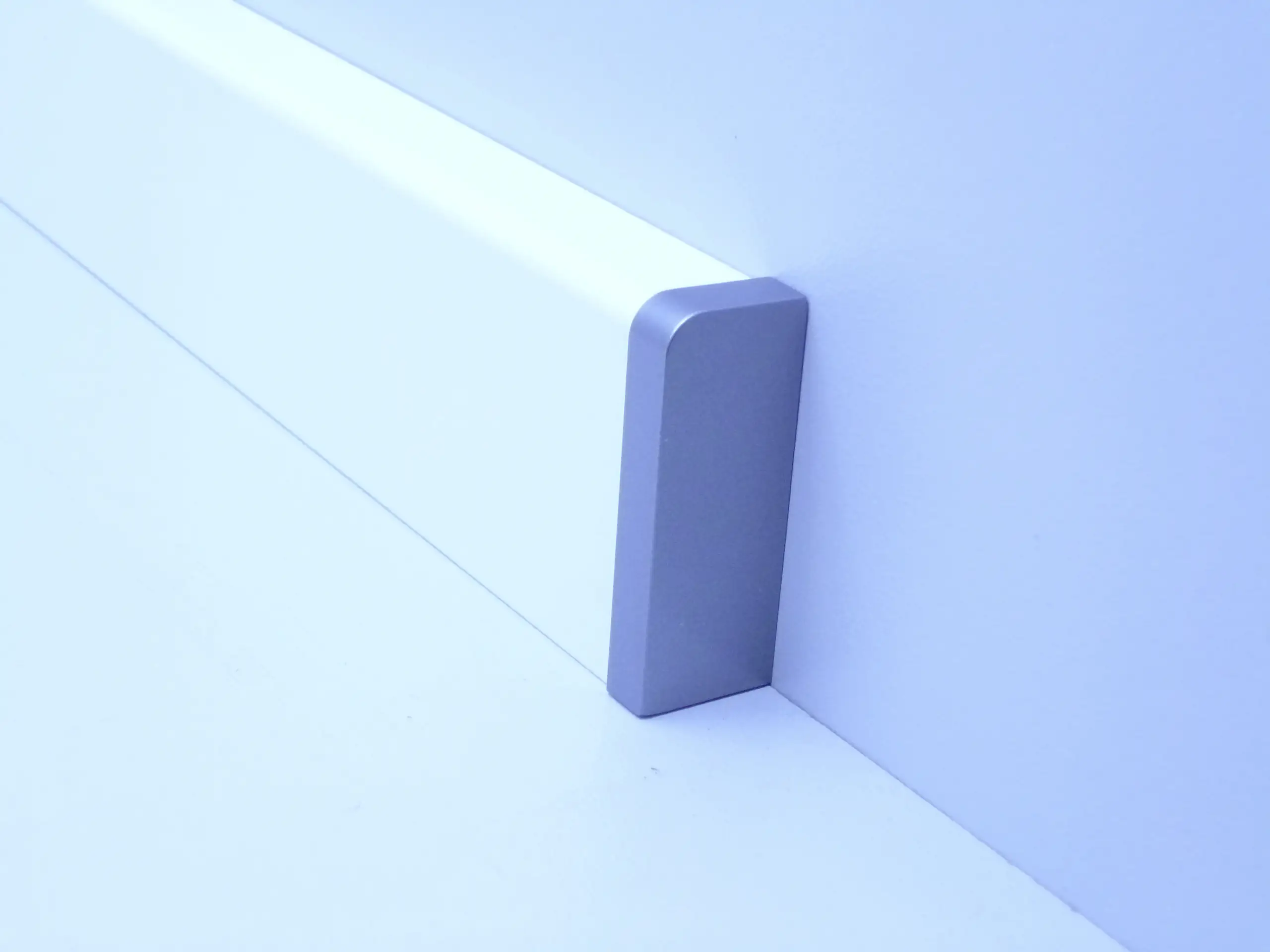 B.S. Bauprogramm Endstück für Sockelleiste 18 x 50 mm silber rechts