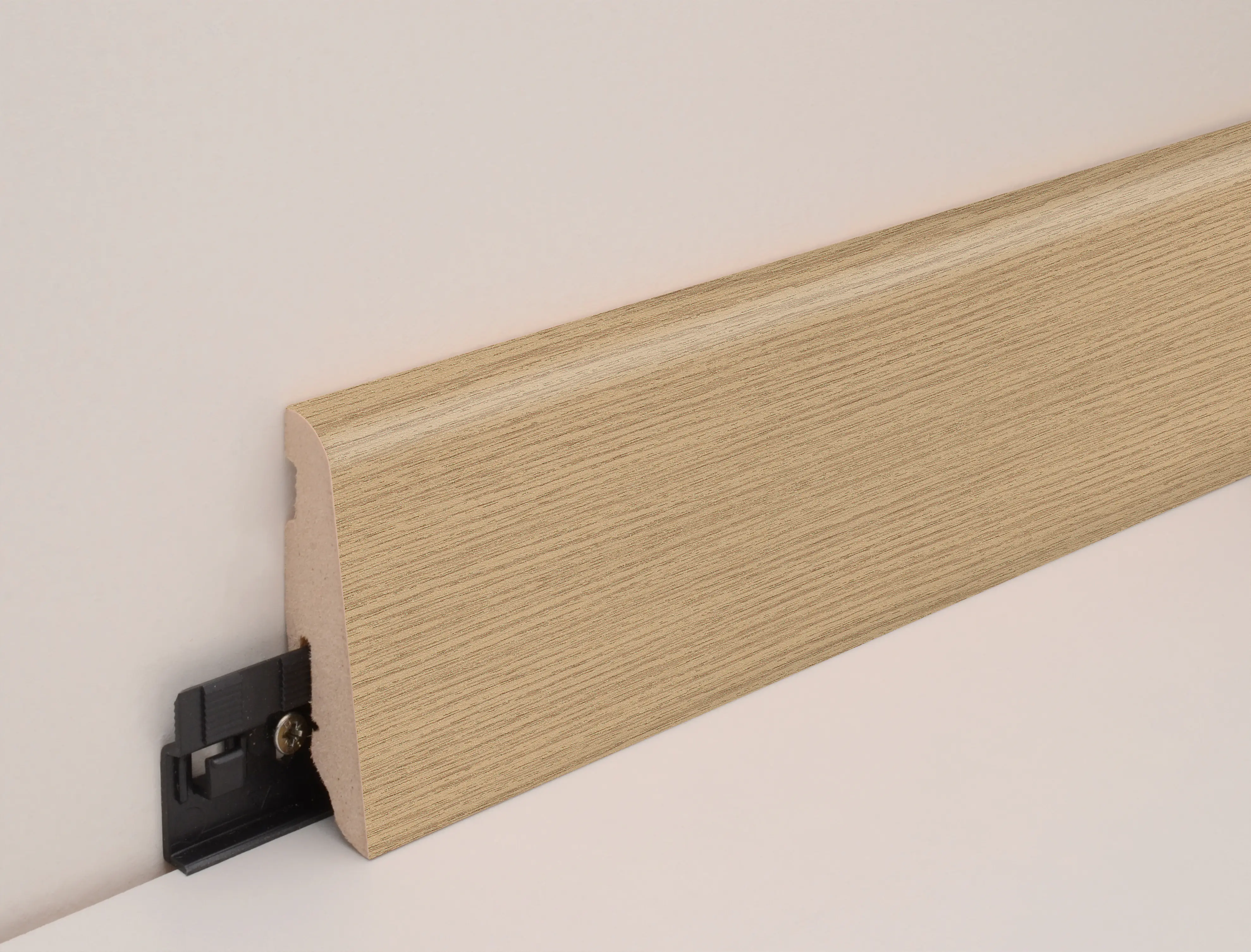 Neuhofer Fußleiste FU060L 240 cm x 58 x 19 mm Eiche gelb