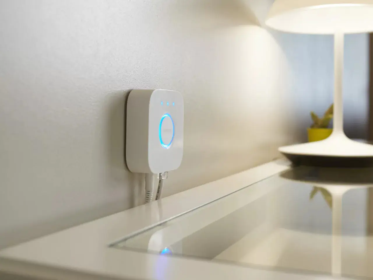 Philips Hue Bridge weiß max. 10 Zubehör + 50 Lampen Philips Hue Bridge weiß max. 10 Zubehör + 50 Lampen
