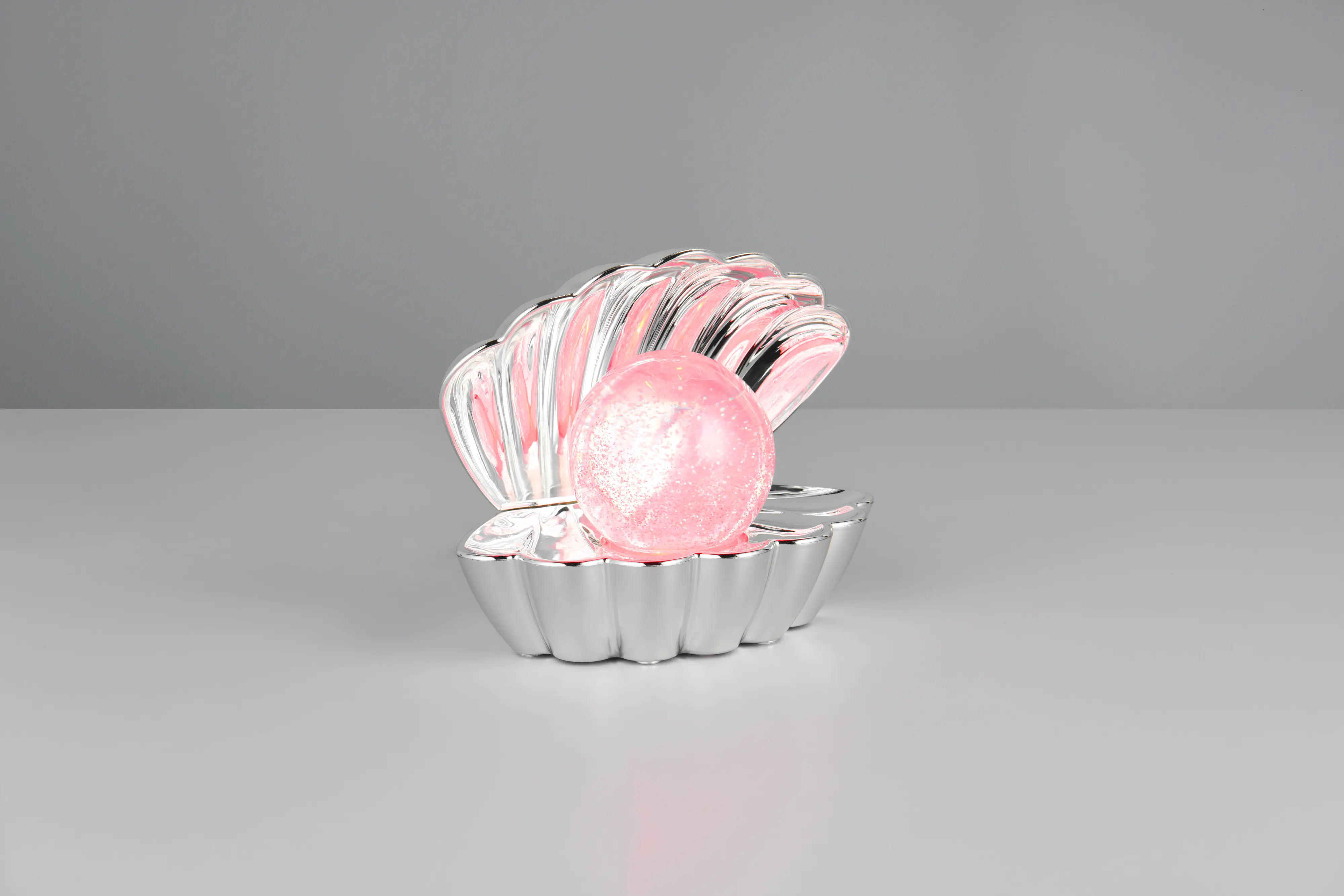 Reality LED Tischleuchte Shelly mit Glitzerkugel 18 x 15 cm RGB chrom Reality LED Tischleuchte Shelly mit Glitzerkugel 18 x 15 cm RGB chrom