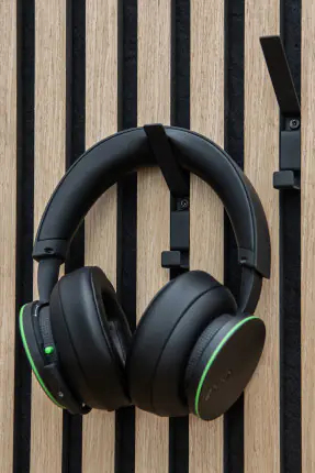 Akustikpaneelen-Set 3x Holz Natural Canella Oak 260 x 60 x 1,7 cm inklusive 2 Garderobenhaken schwarz